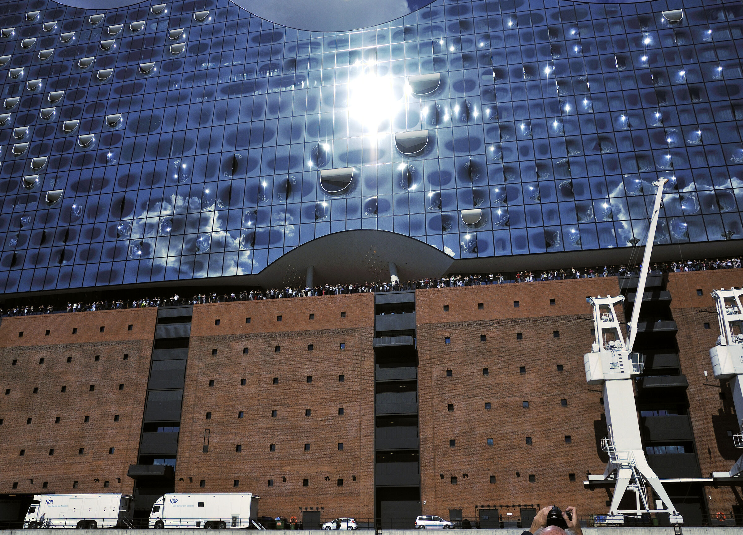 hamburg - elbphilharmonie (32) - vorbeifahrt
