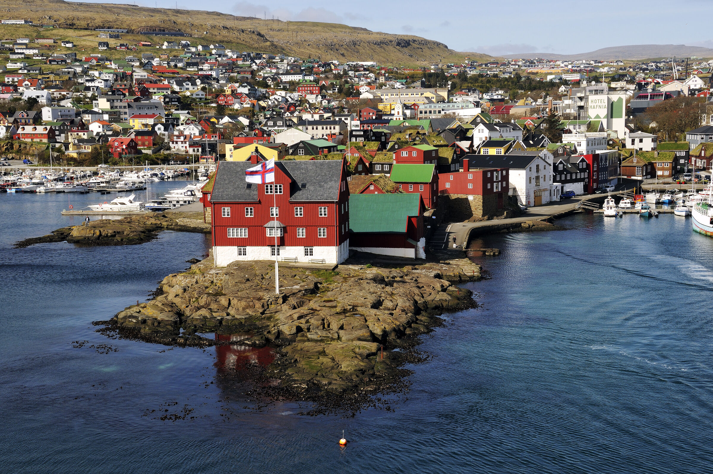 färöer inseln - vom schiff aus - thorshaven teil 2