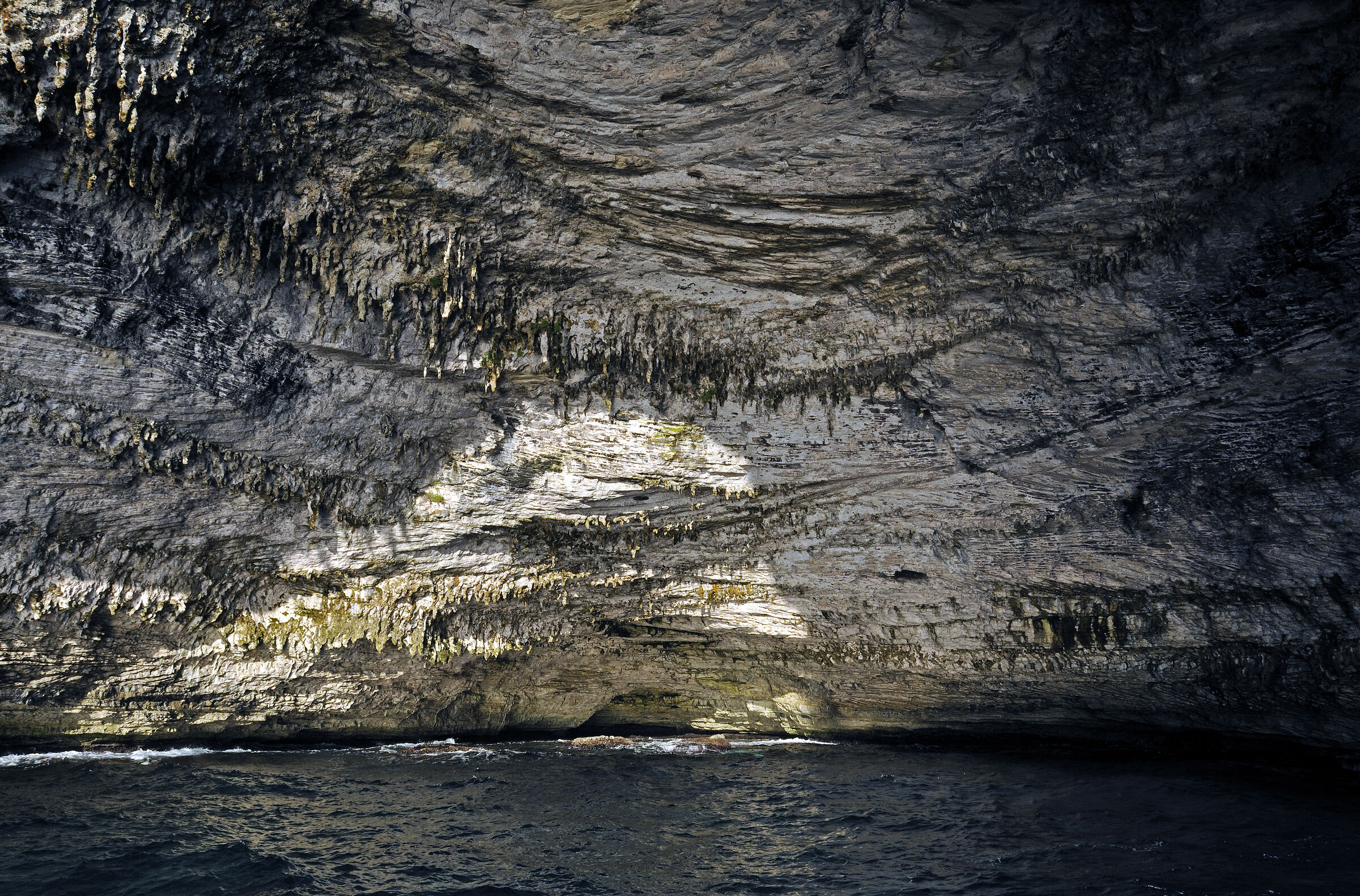 korsika bonifacio - vom schiff aus - in der grotte st-antoine