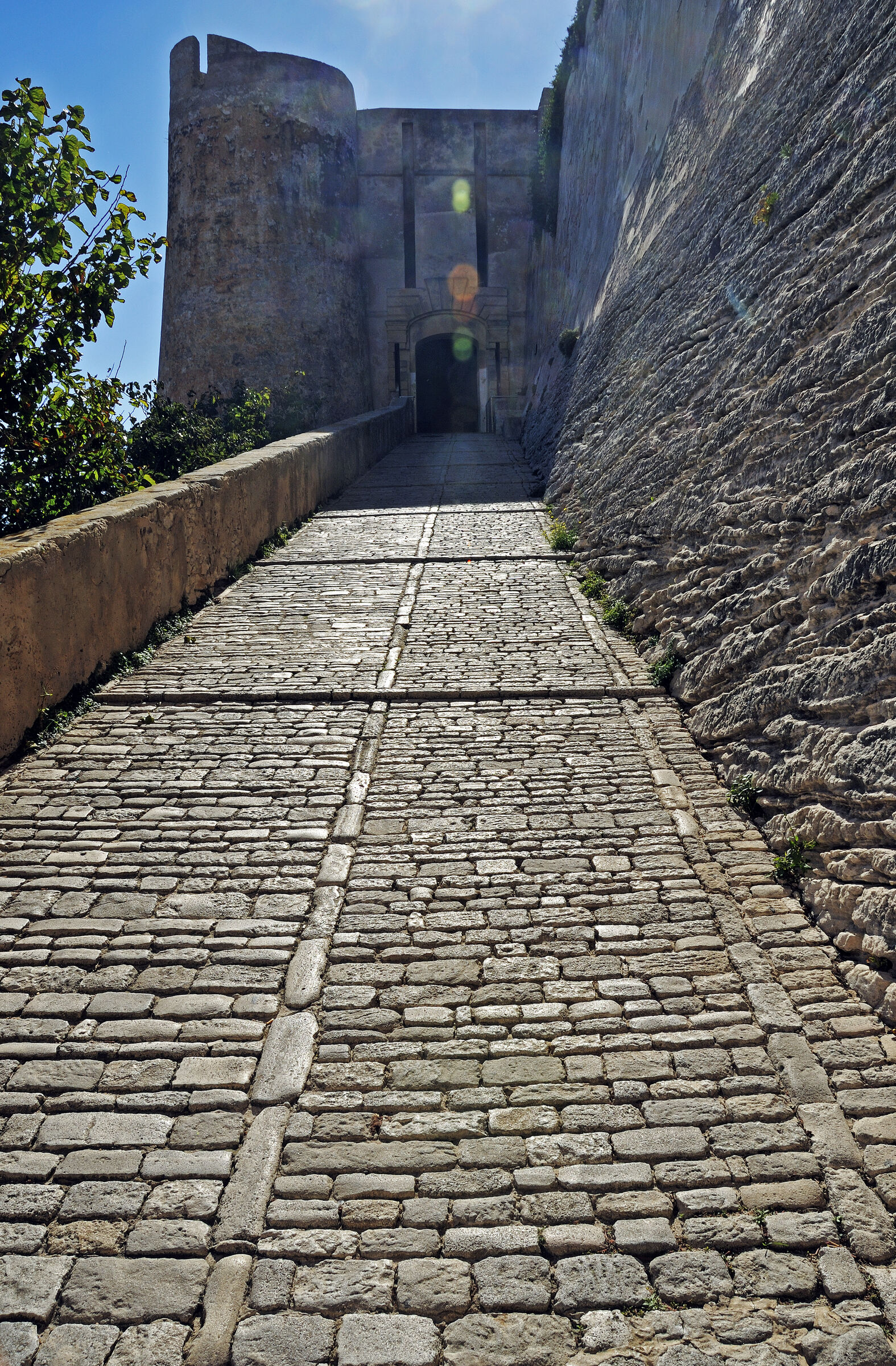 korsika  - bonifacio  - montée saint-roch