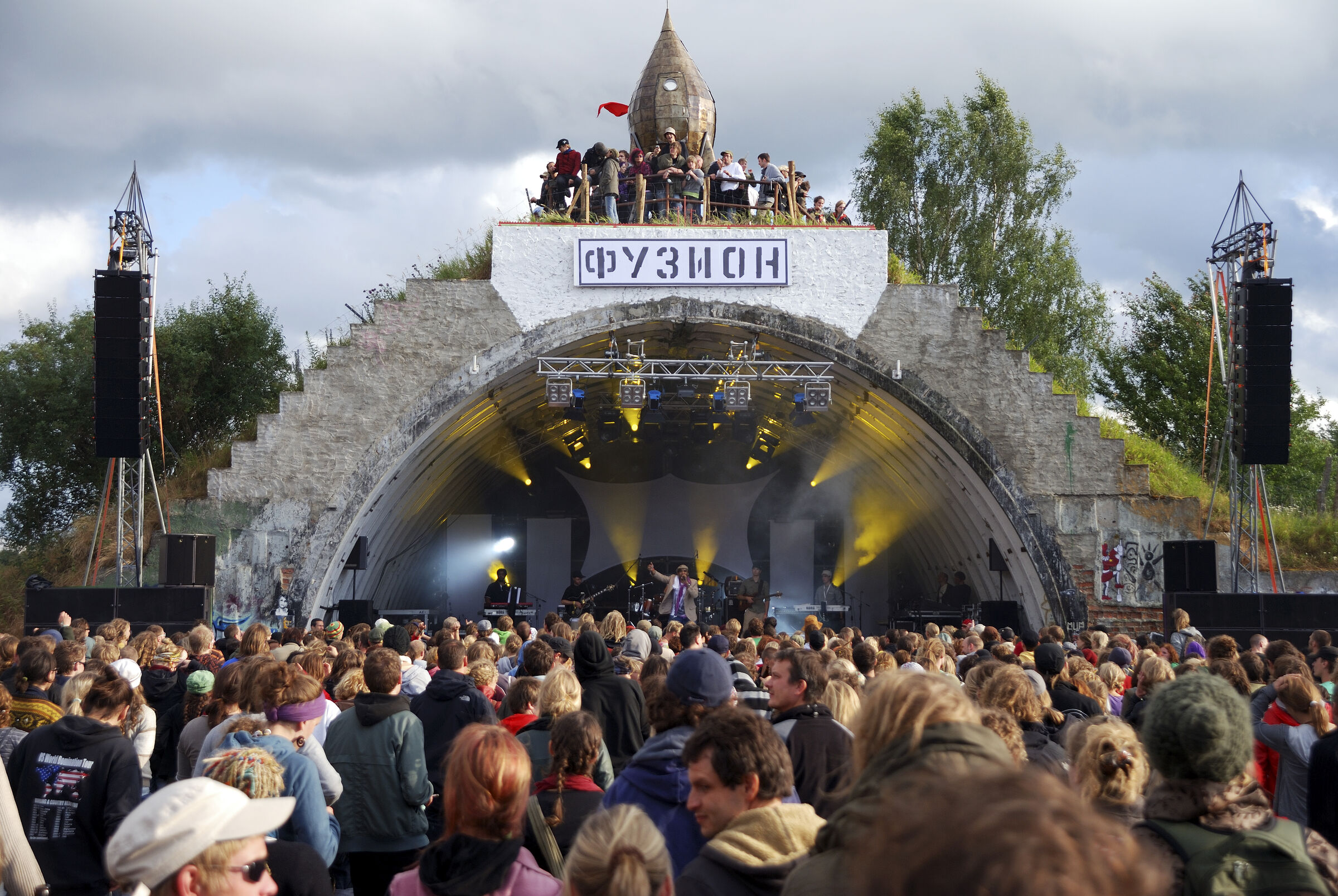 fusion festival 2008 (16) - hangarbühne - teil 2