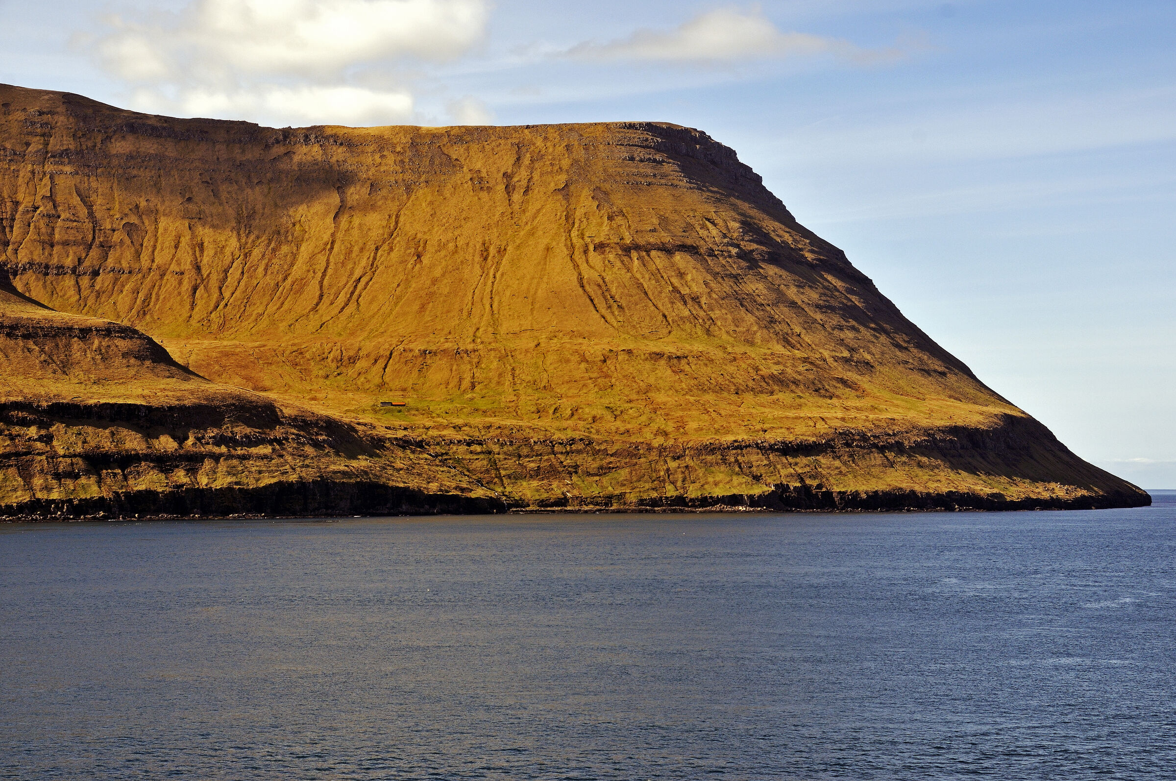 färöer inseln - vom schiff aus - bei fuglafjord teil 2