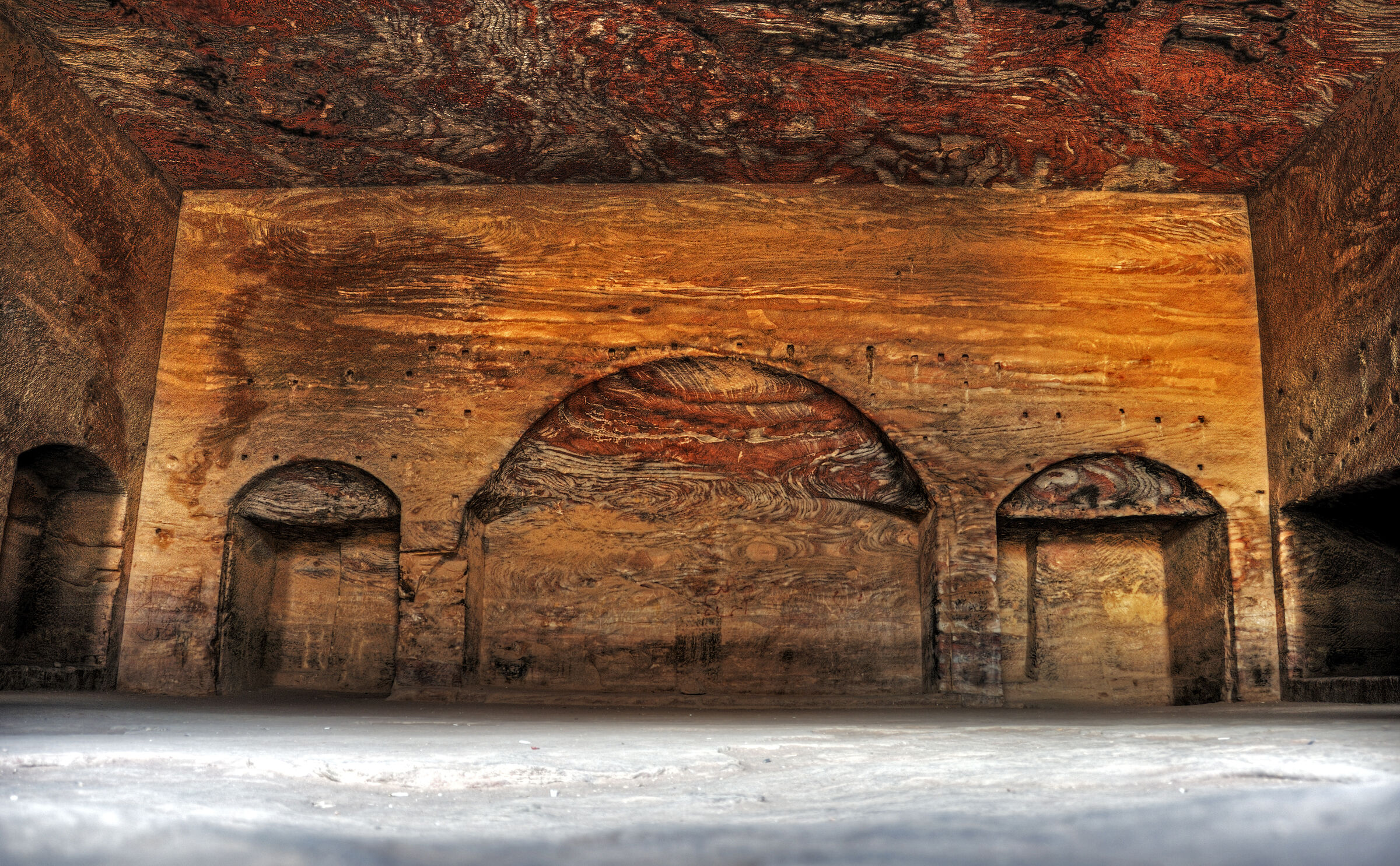 jordanien - petra - das urnengrab - innenansicht teil 2