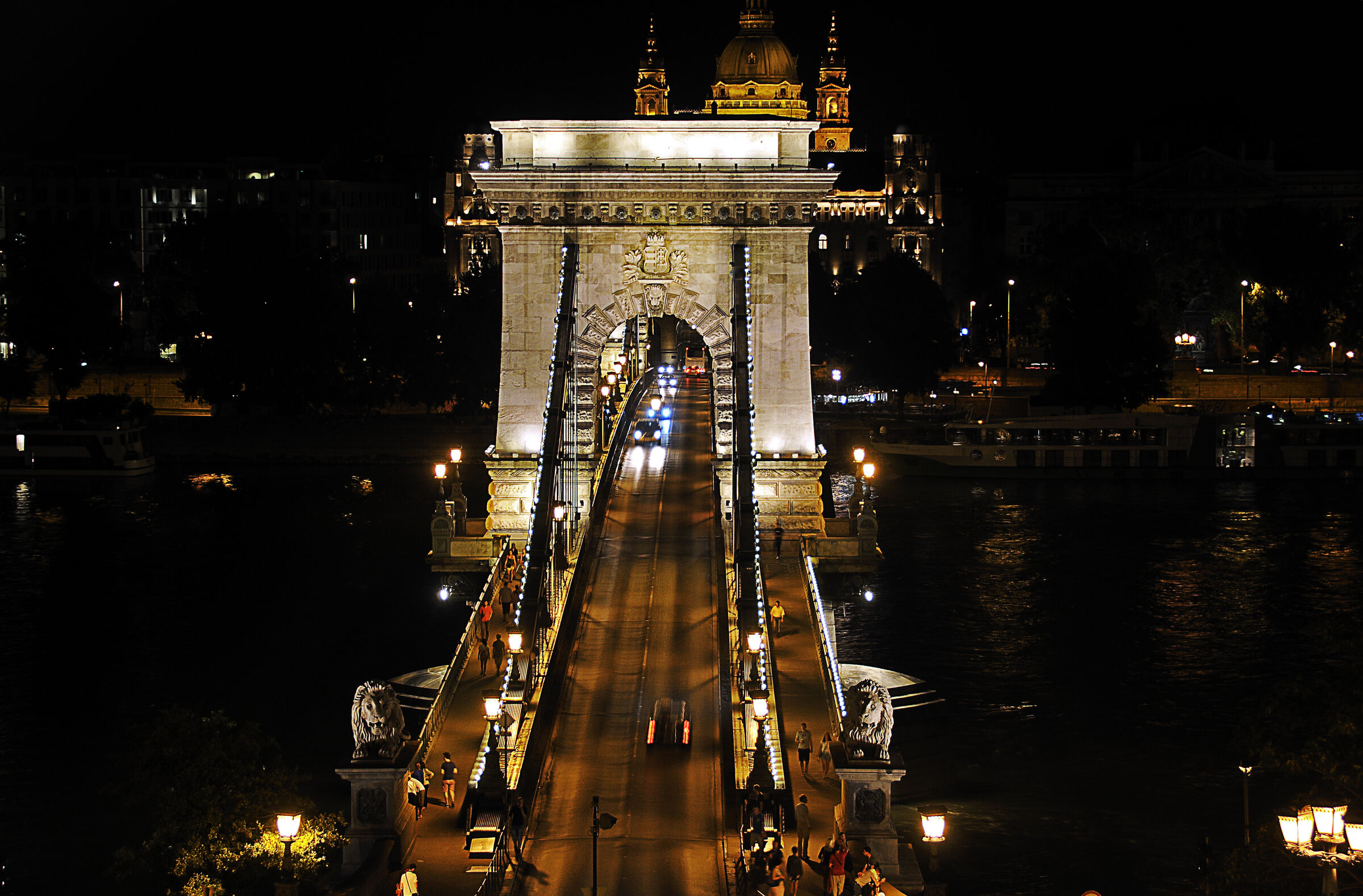 ungarn - budapest - night shots - kettenbrücke teil 6