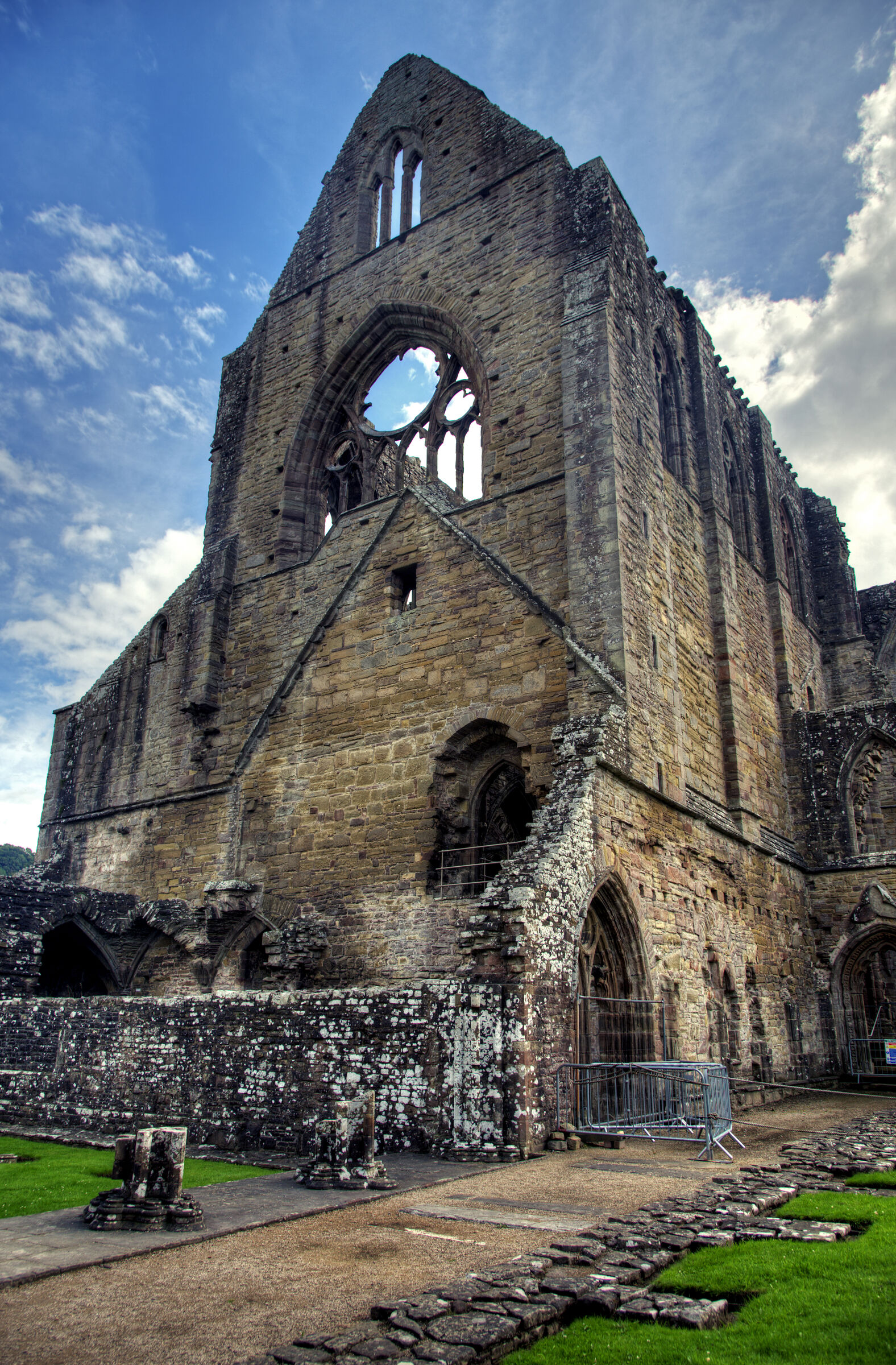 wales –  tintern abbey (03)