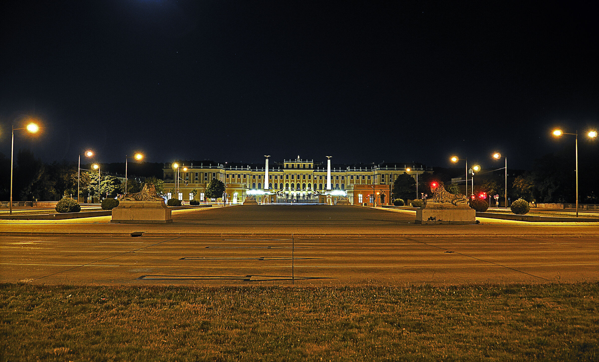 österreich - wien - night shots – schloss schönbrunn - vorp