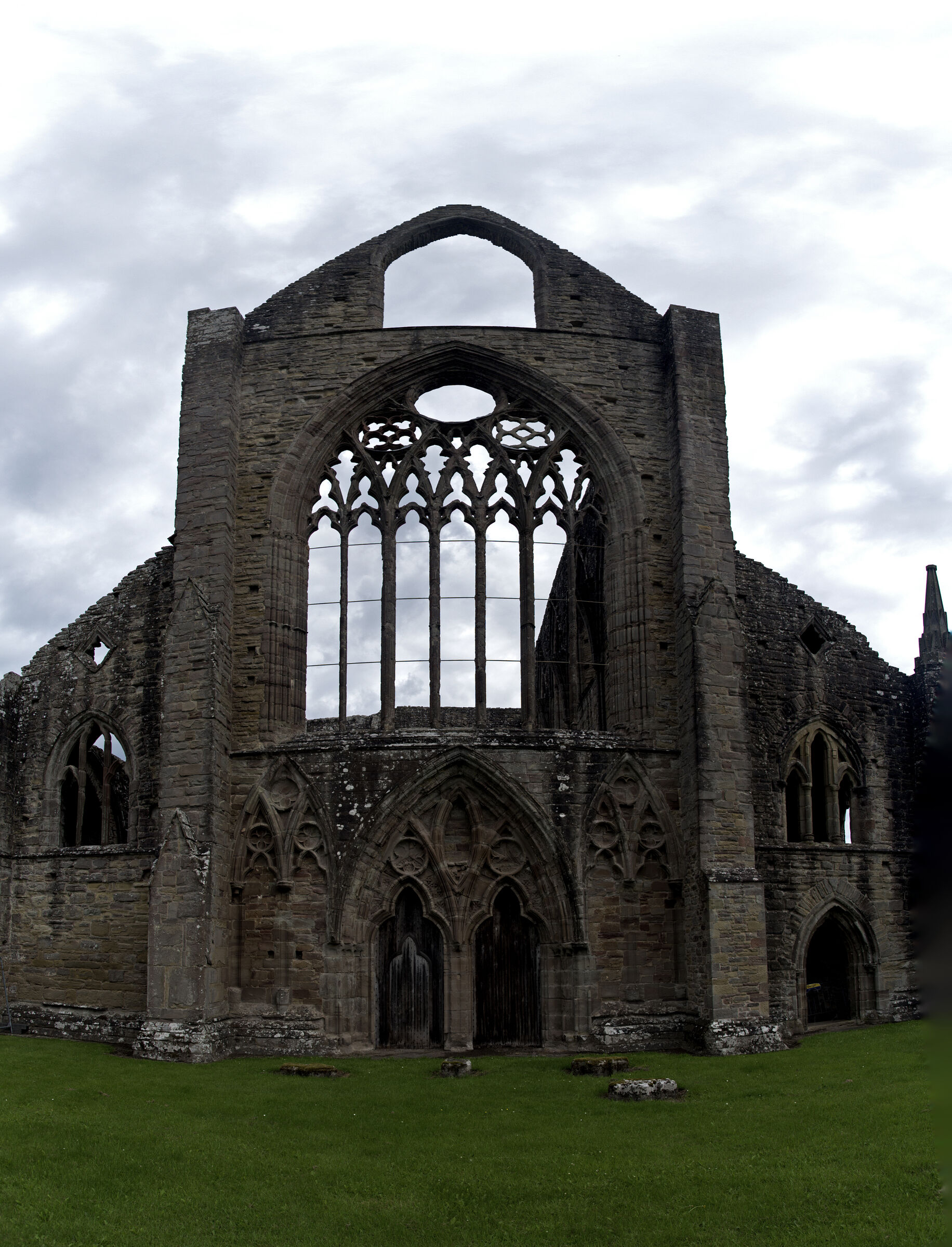 wales – tintern abbey (36) – teilpanorama