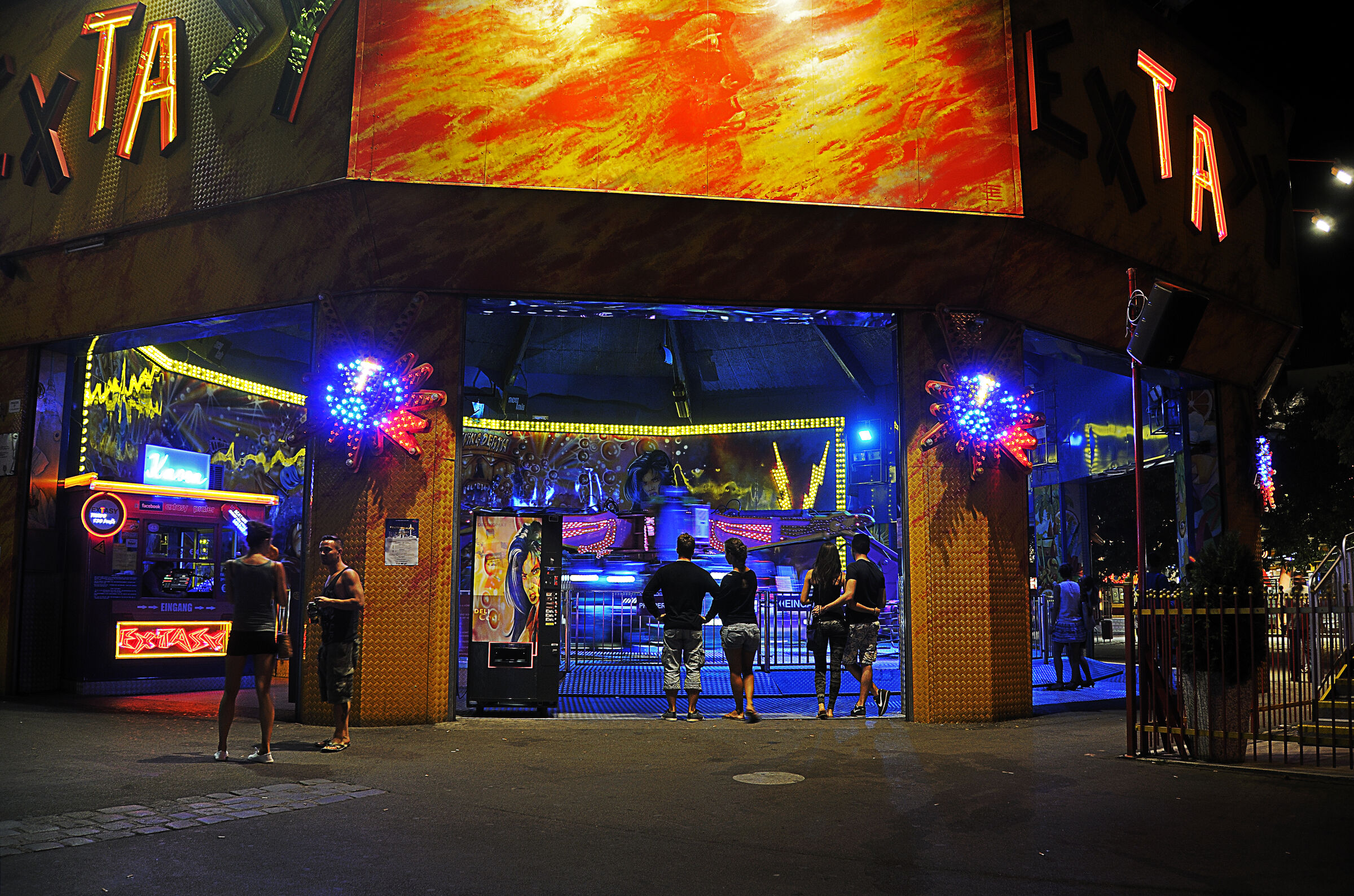 österreich - wien - night shots – prater - extasy