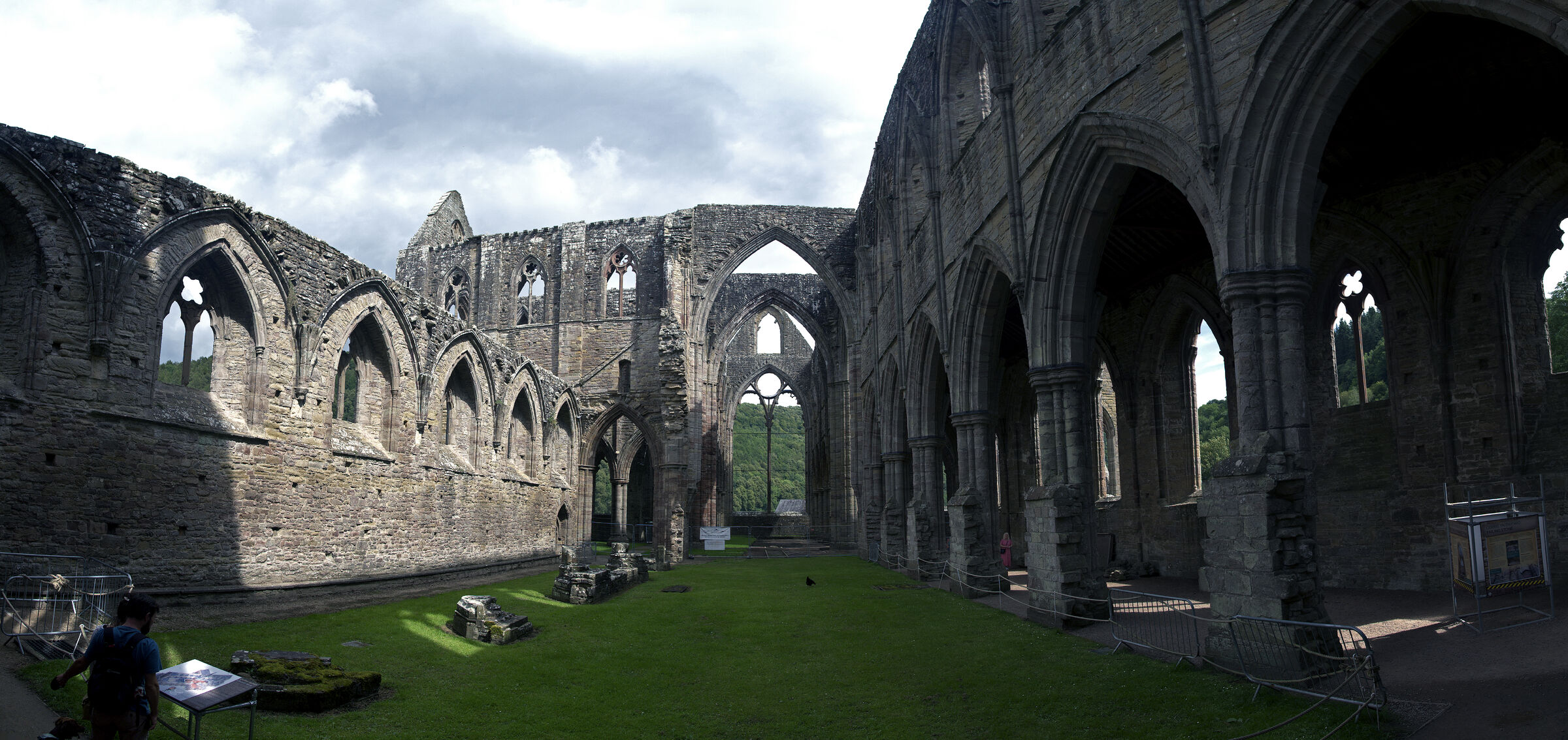 wales – tintern abbey (21) – teilpanorama