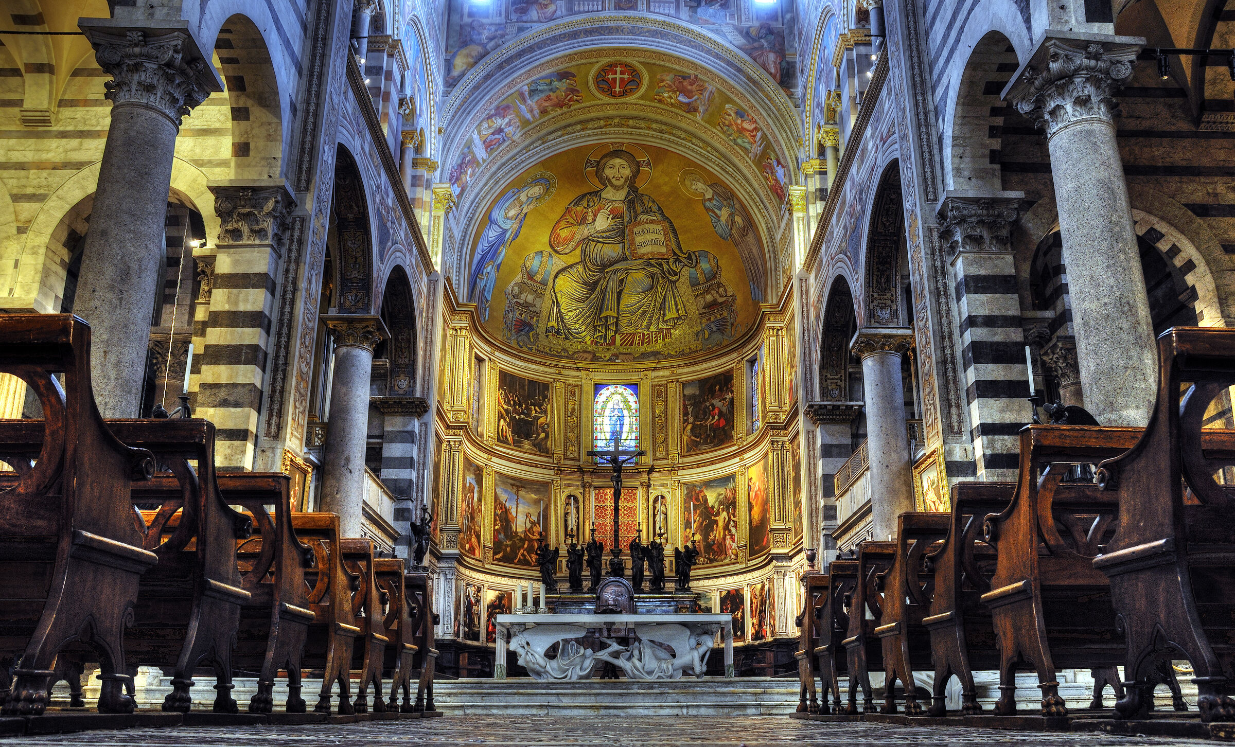 italien - pisa - der dom / duomo - der alterraum