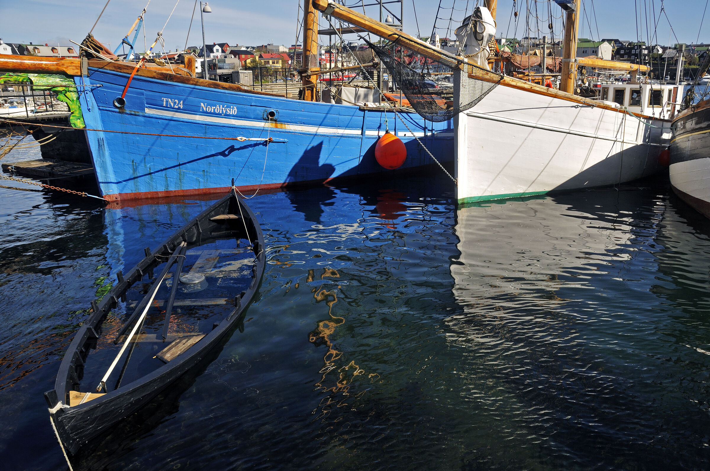 färöer inseln - thorshaven - leckage