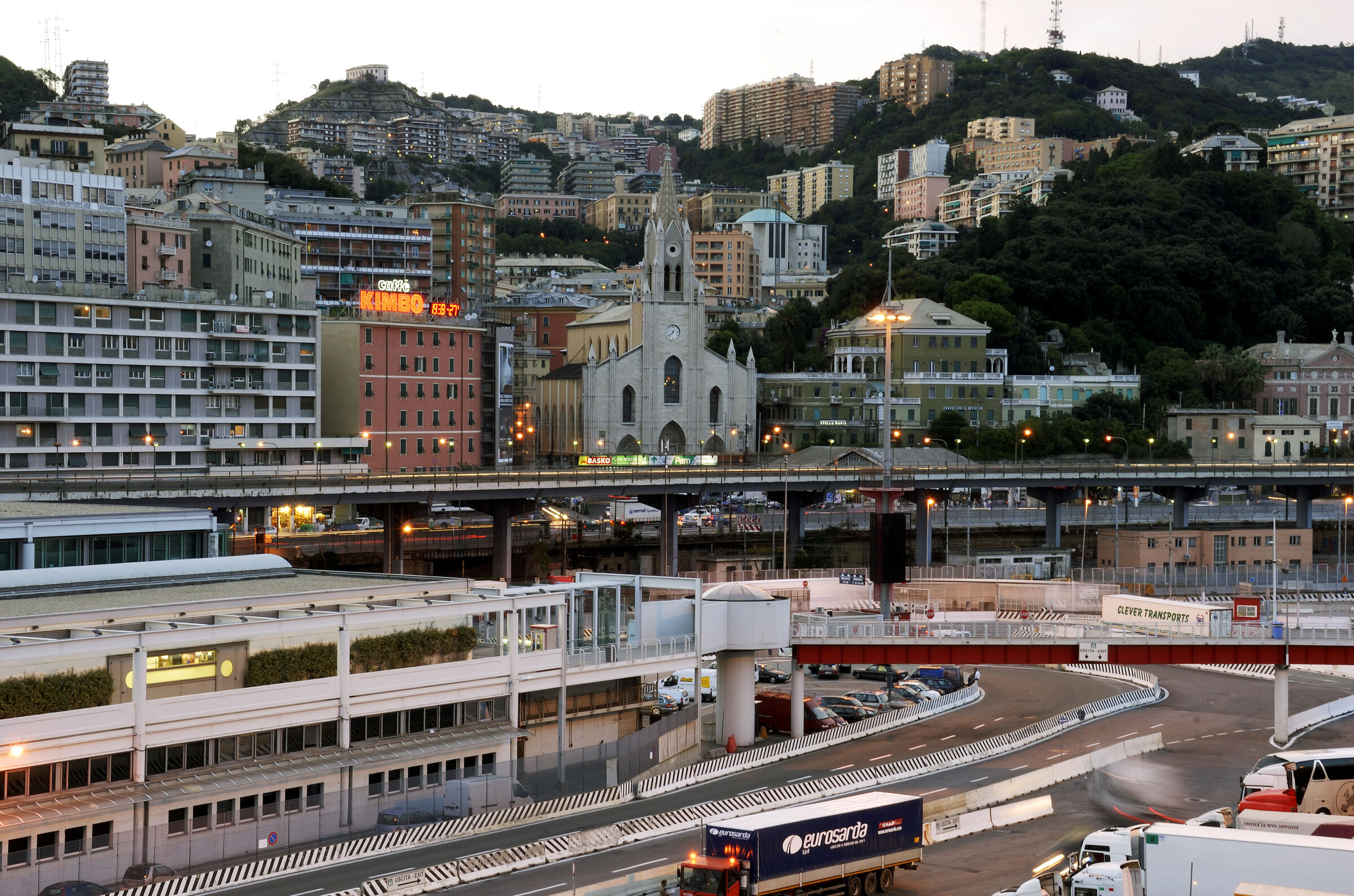 italien -genua -blick auf die stadt