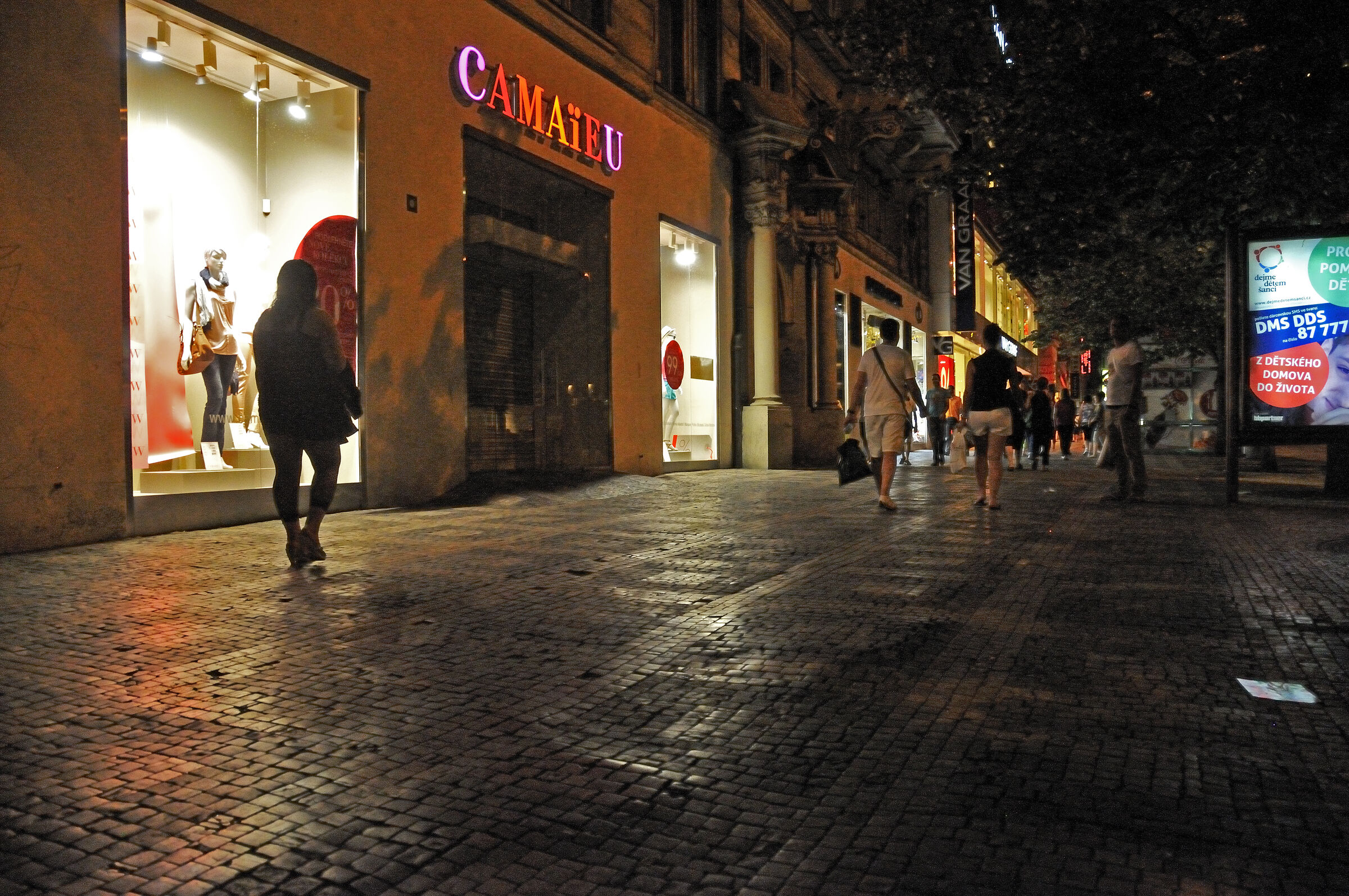 tschechien - prag - night shots - warten ....