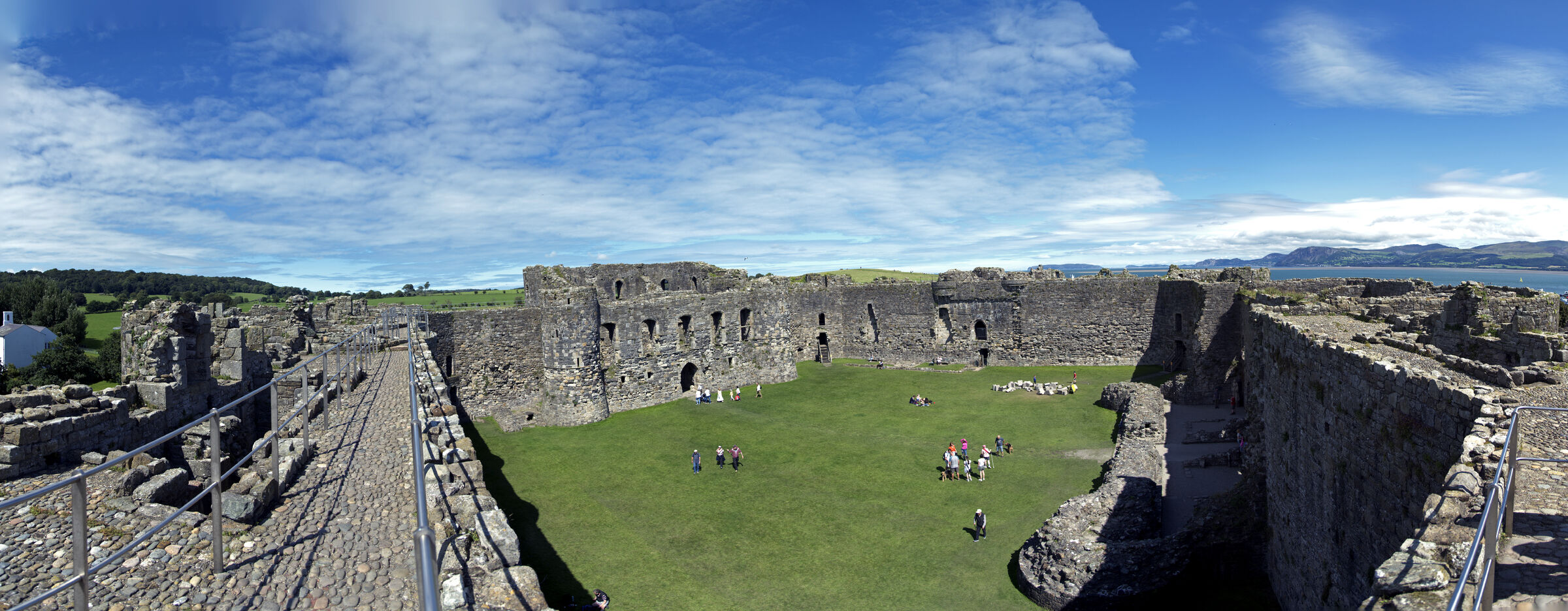 wales – beaumaris castle (14) – teilpanorama