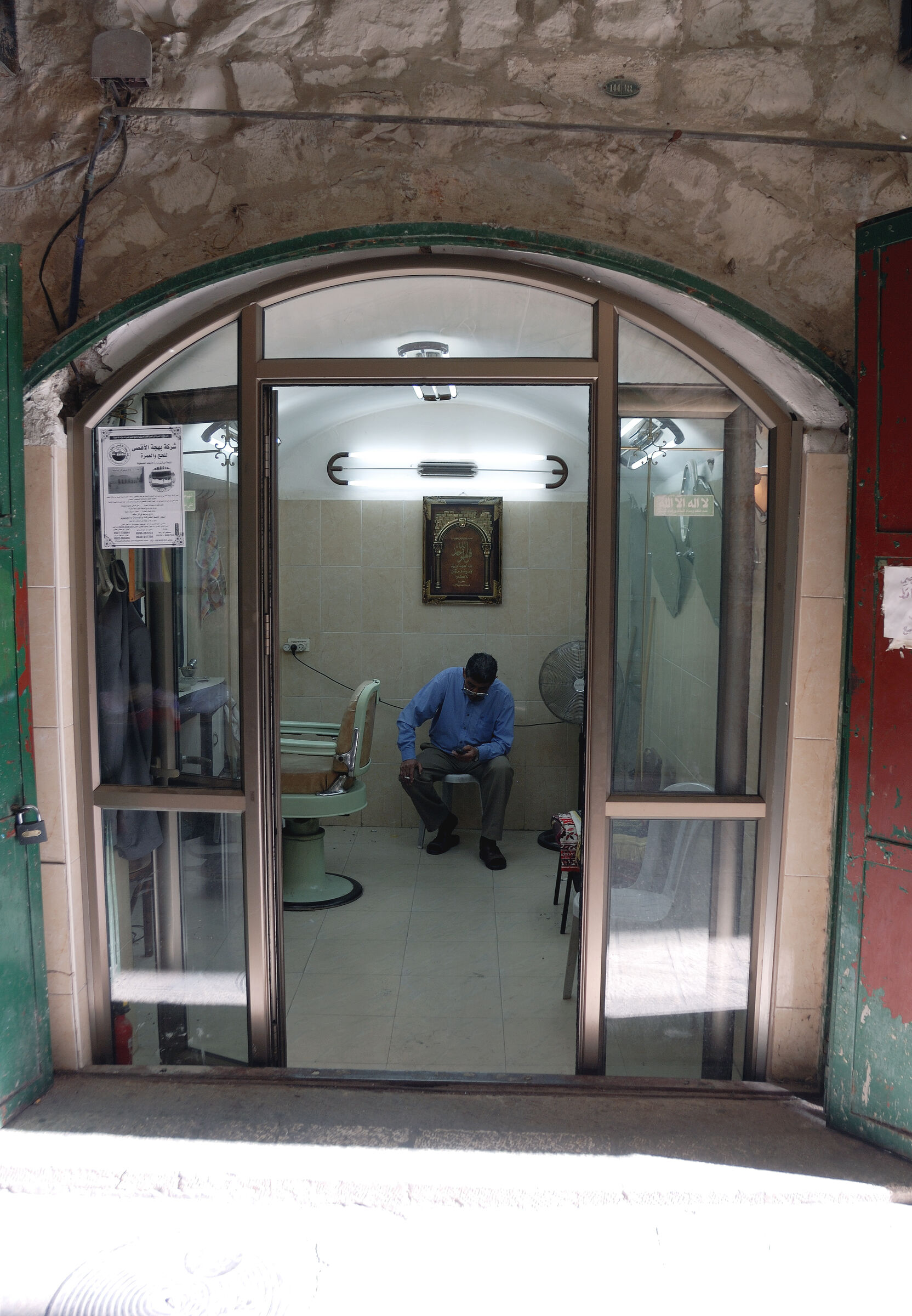 israel – jerusalem - in der altstadt - der barbier