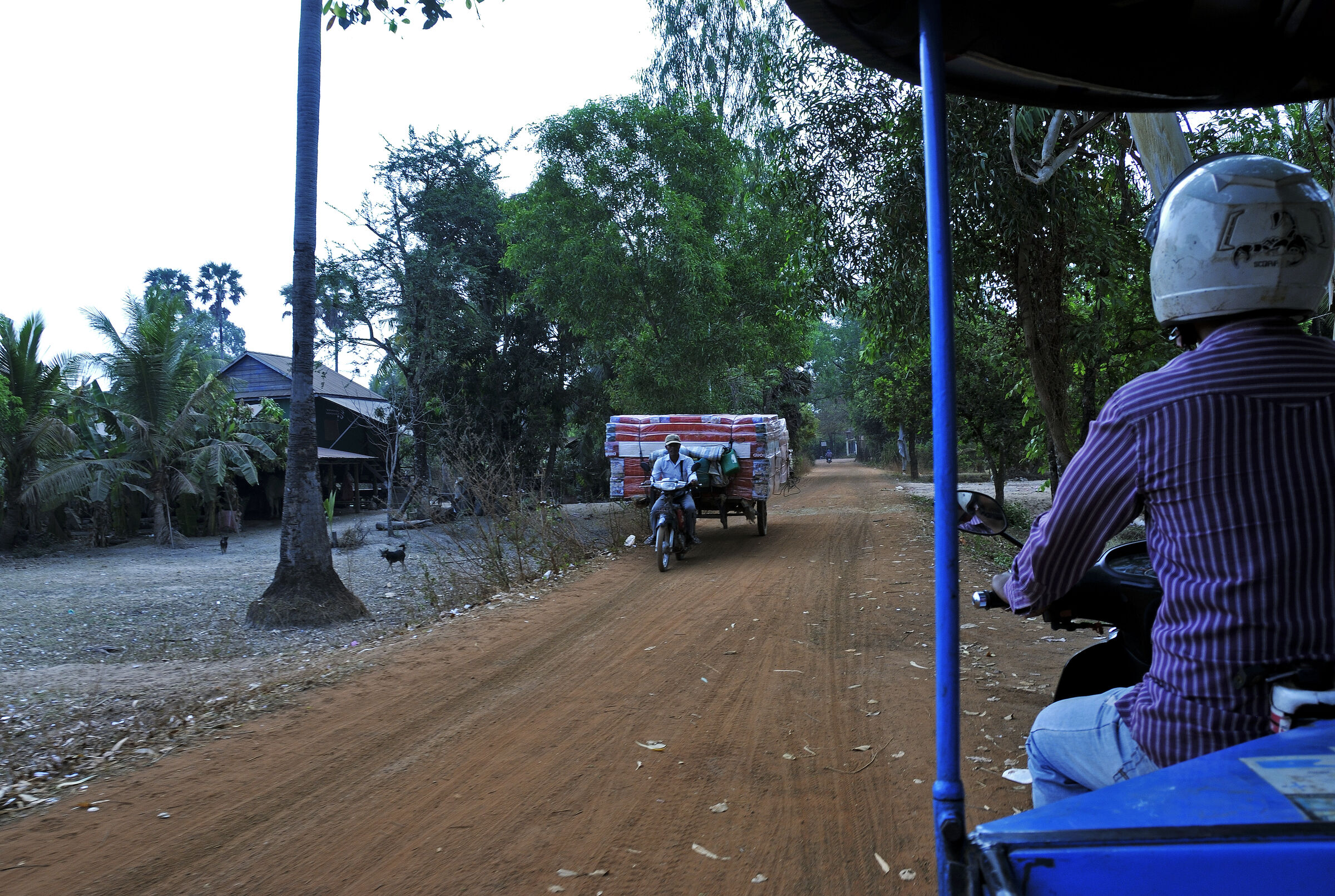 kambodscha - tempel von anghor - unterwegs (21)