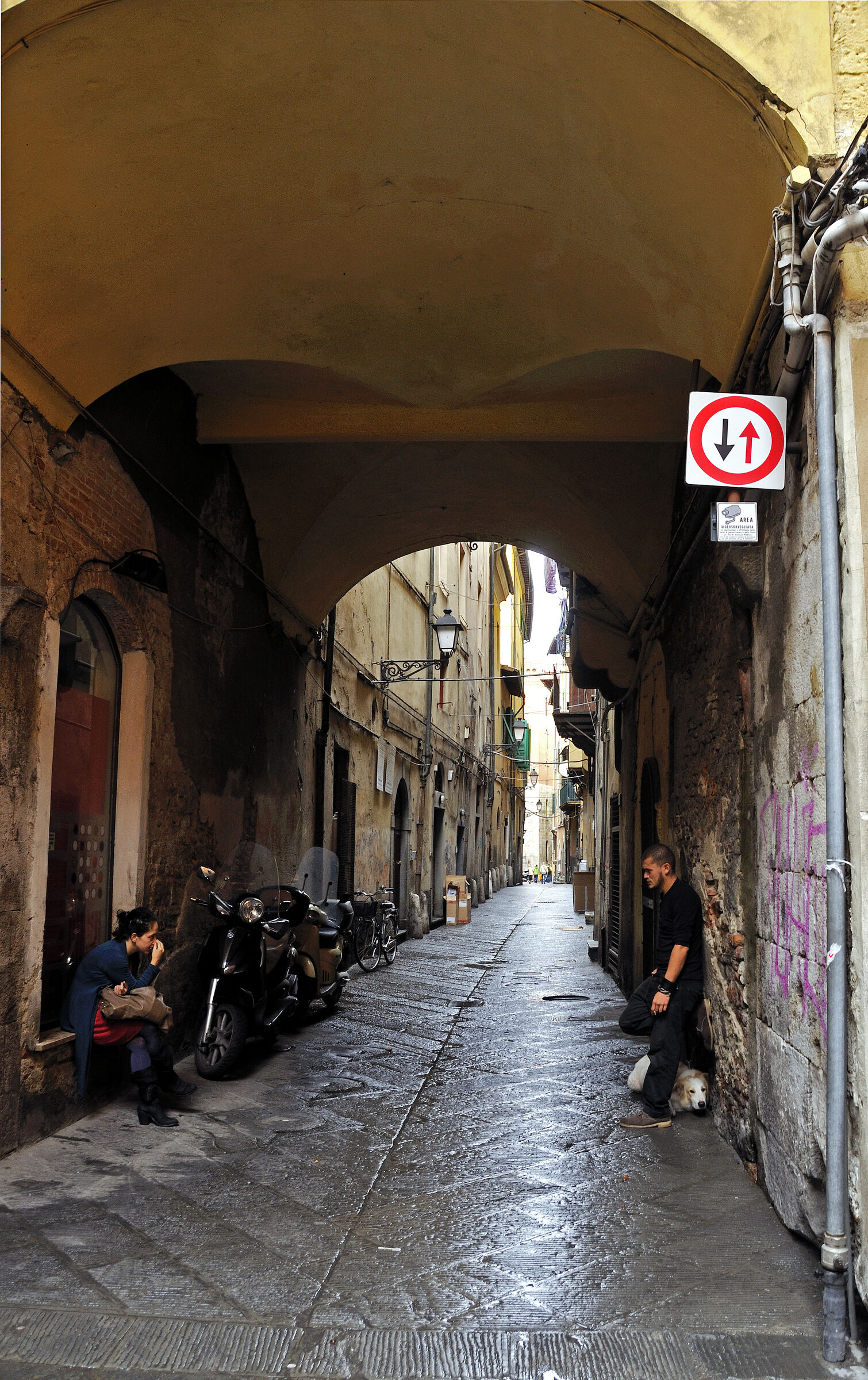 italien - pisa - zwiegespräch