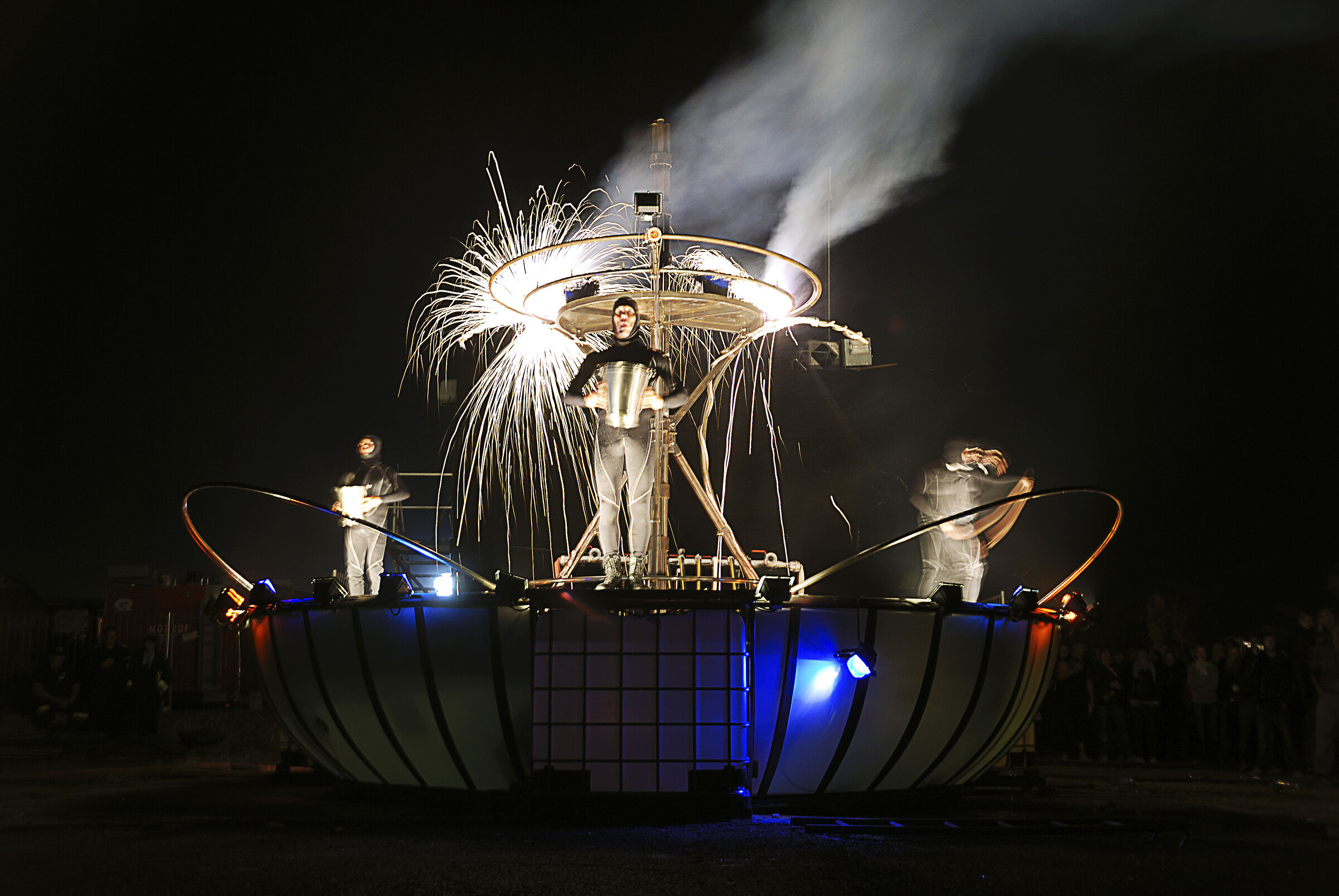 fusion festival 2008 nachts (02) - überfluss - teil 1