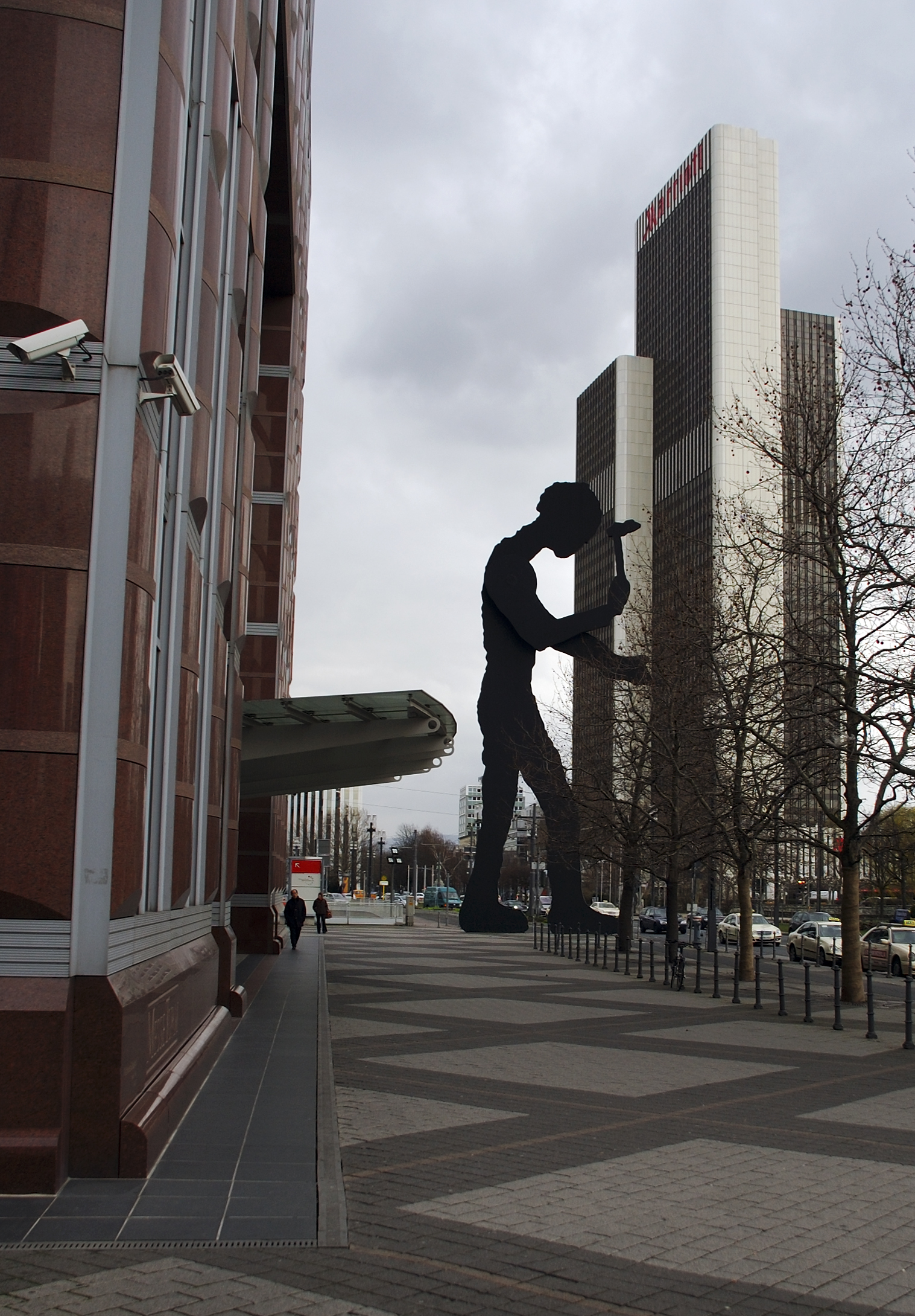 frankfurt - (21) -hammering man