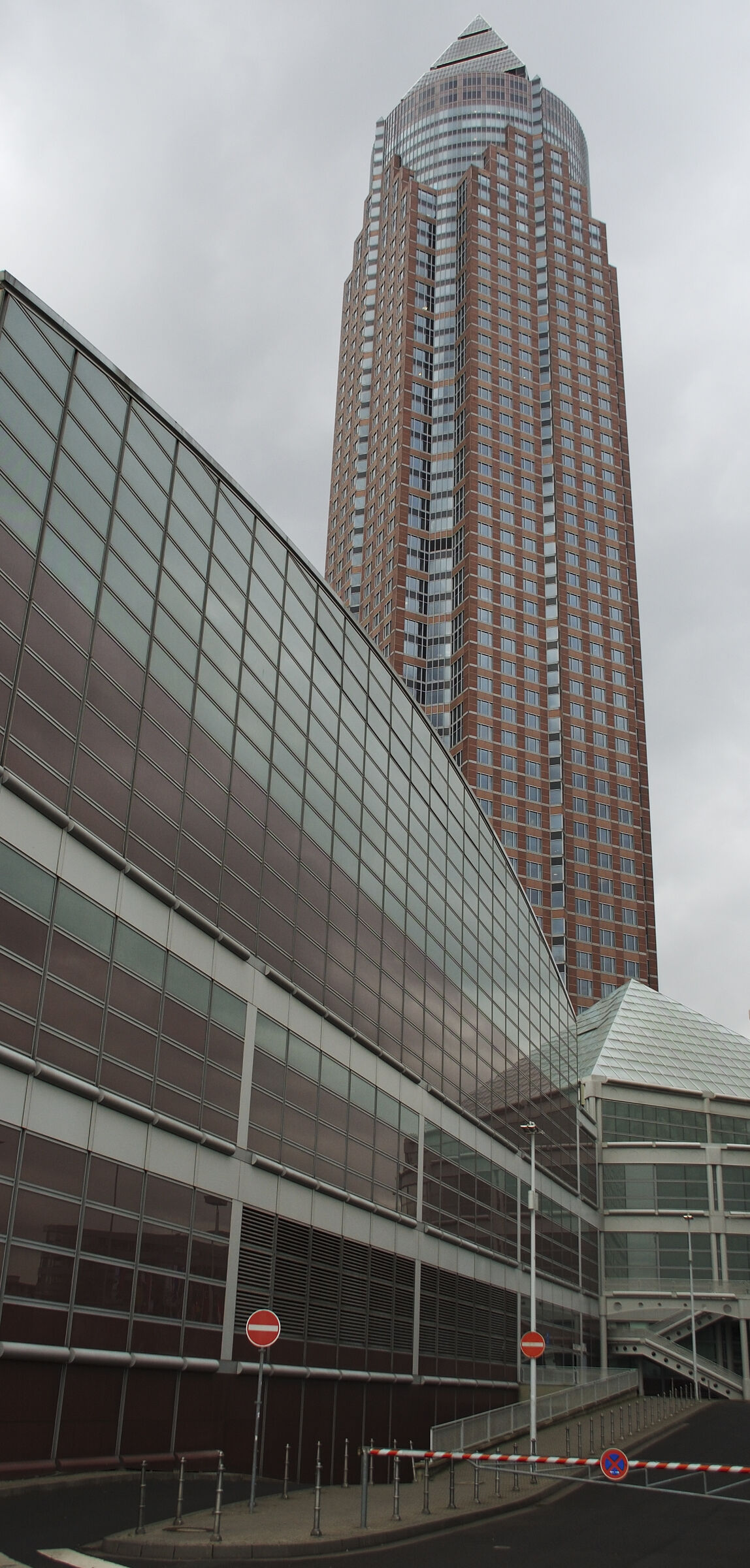 frankfurt - (17) -an der messe -teil eins