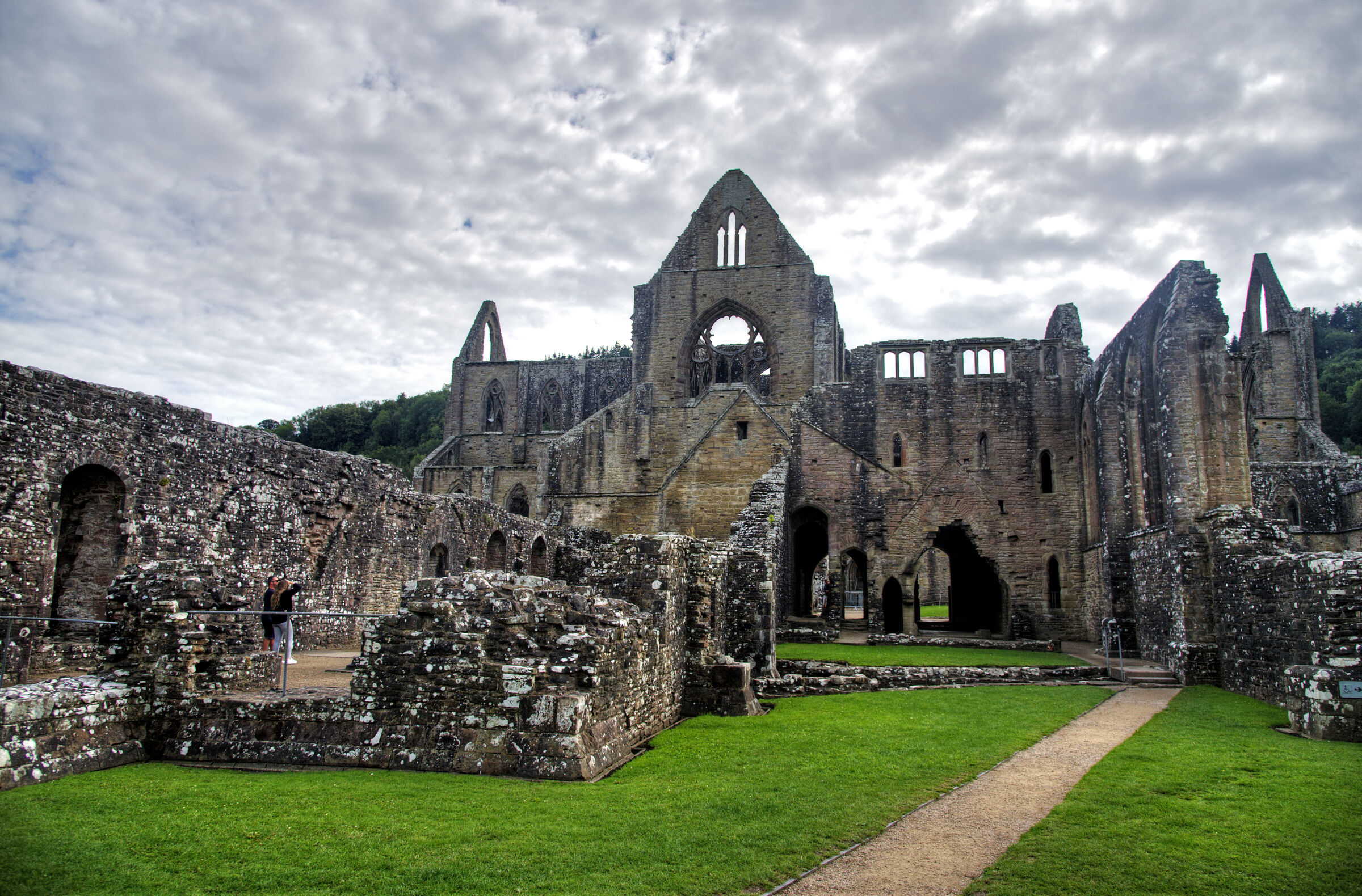 wales – tintern abbey (01)