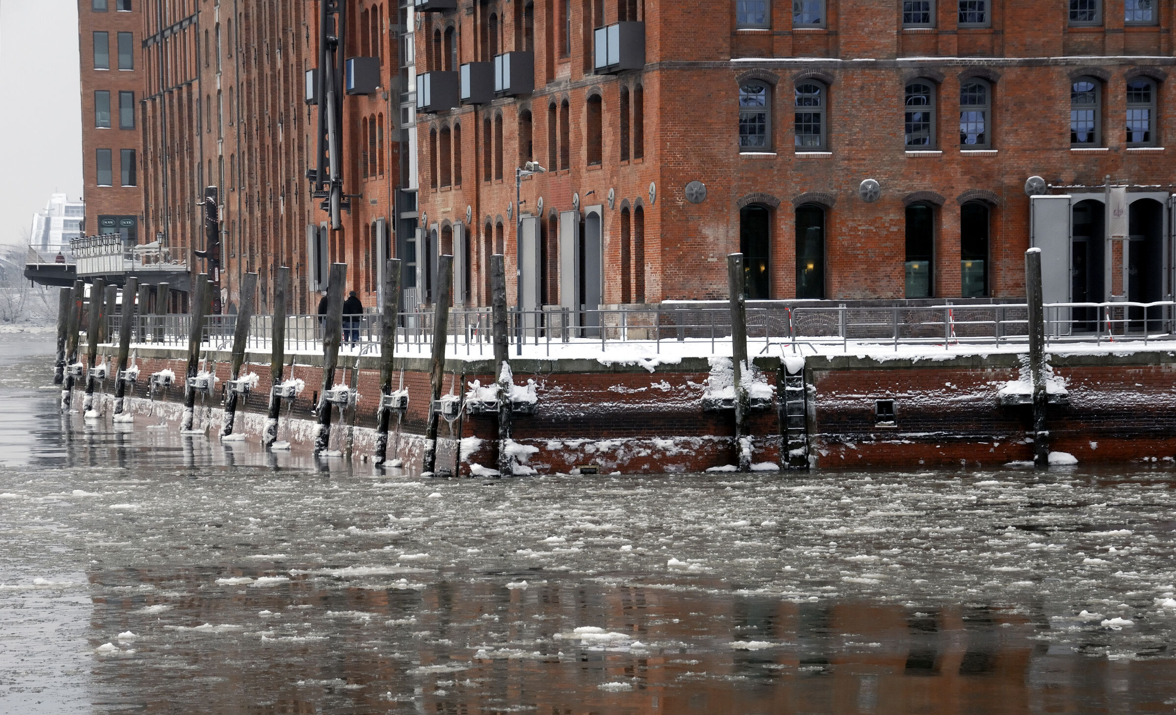 hamburg hafen (141) -  uferweg