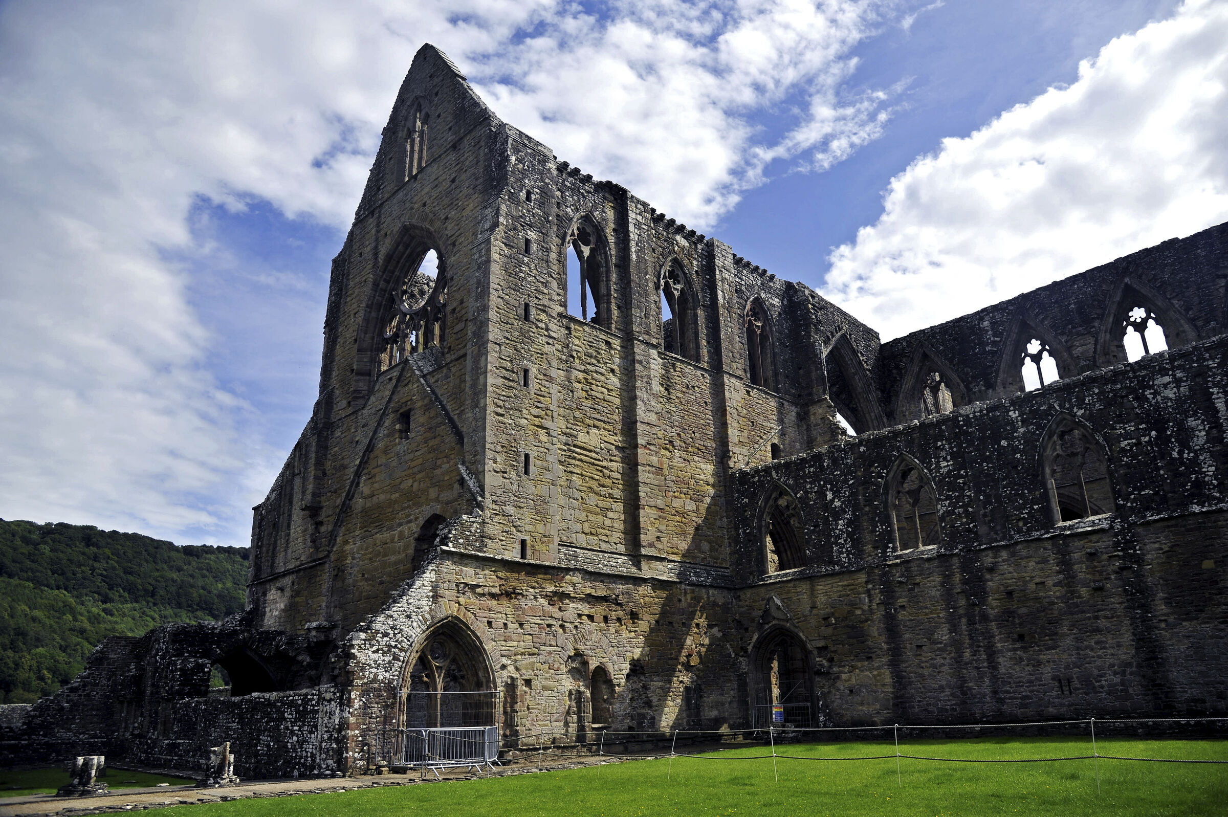 wales – tintern abbey (18)