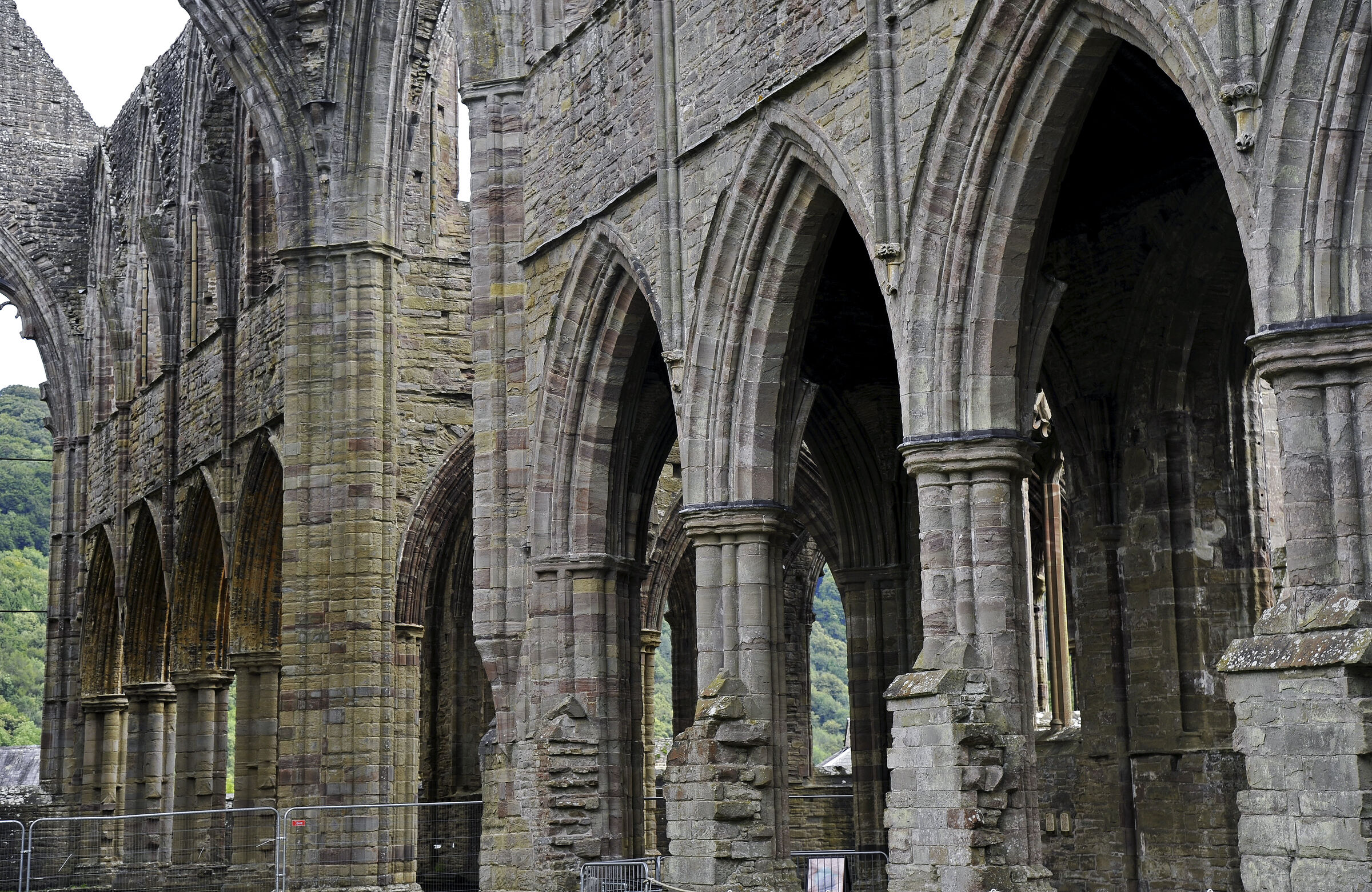 wales – tintern abbey (28)