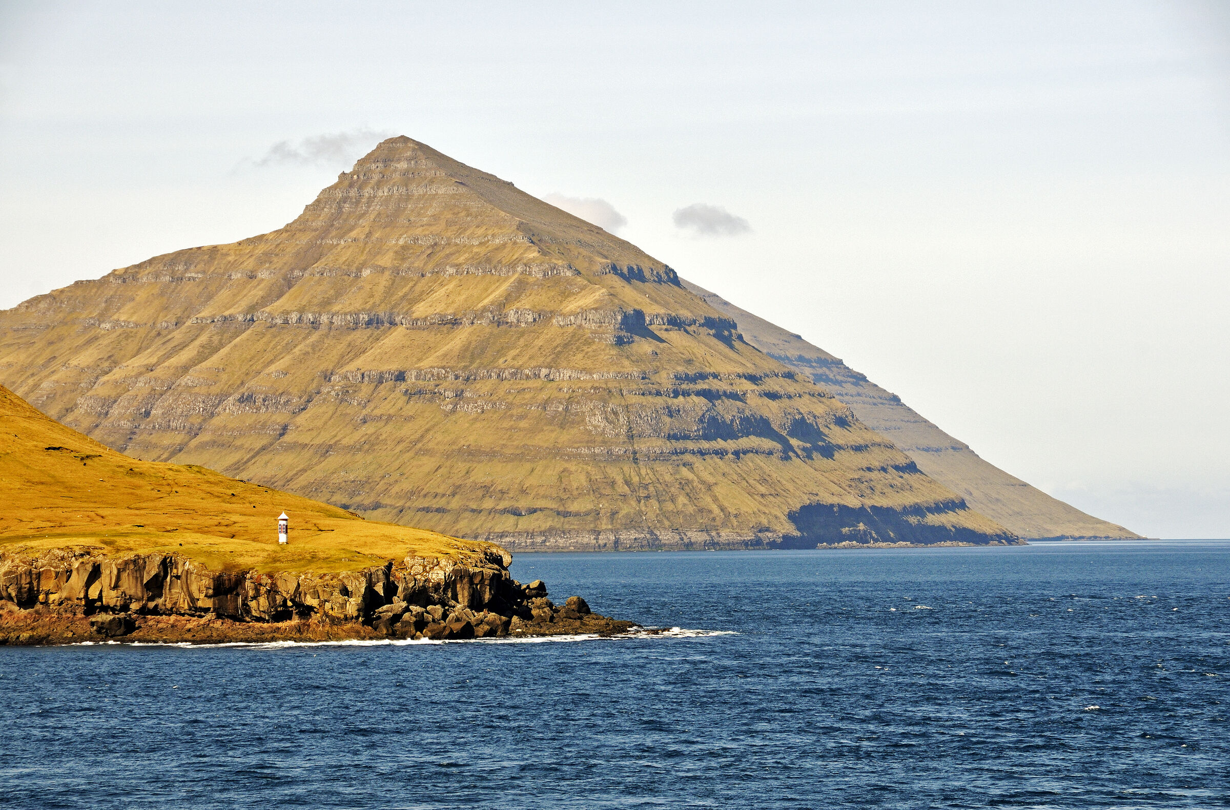 färöer inseln - vom schiff aus - mjóvanes