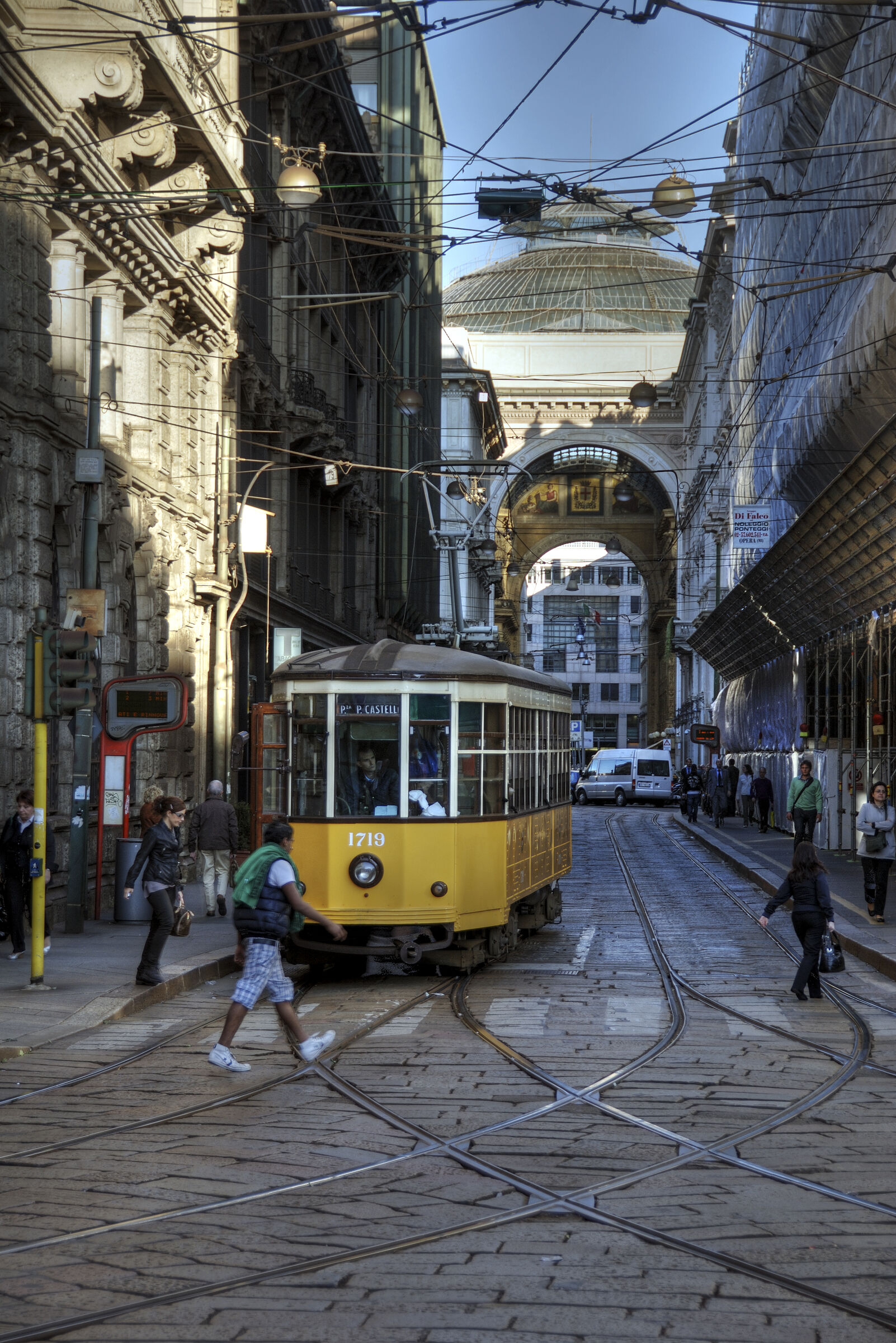 mailand (30) - via t.grossi teil 2