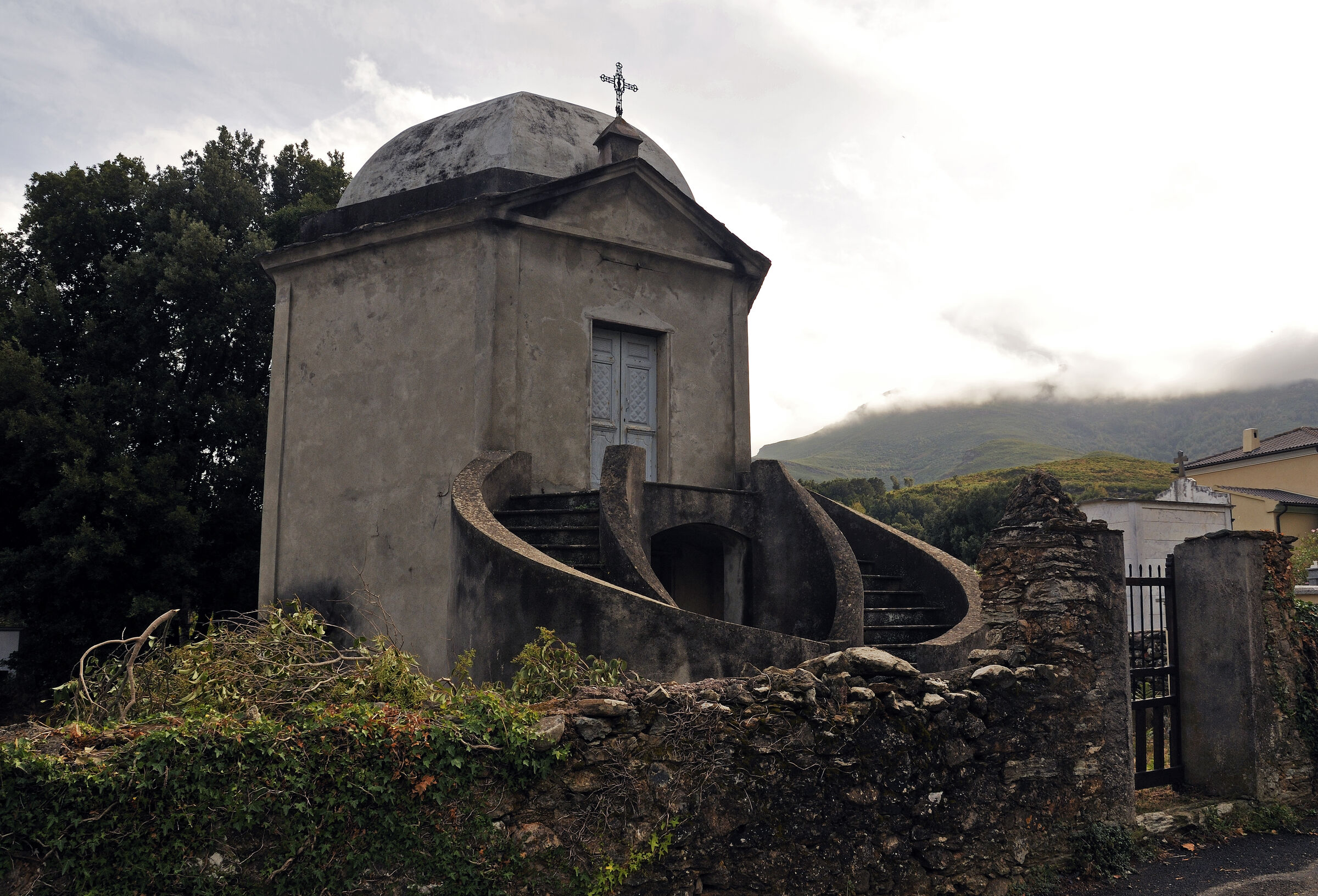 korsika - pietracorbara - mausoleum