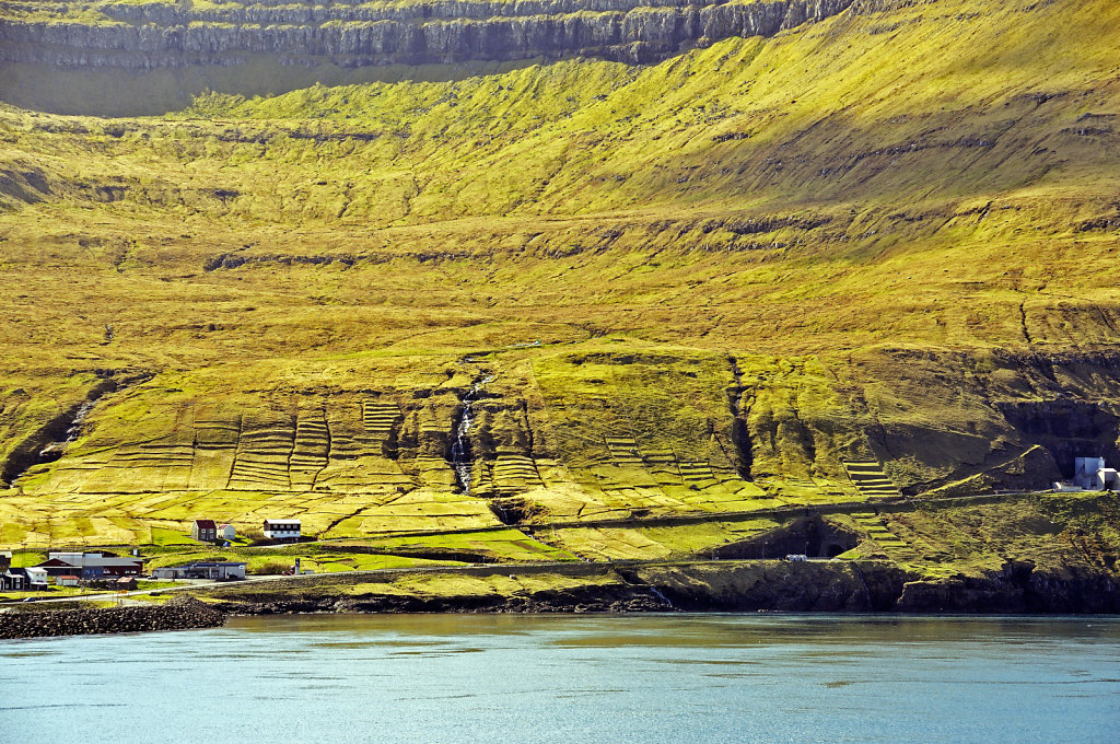 färöer inseln - vom schiff aus - leirvikfjord teil 2