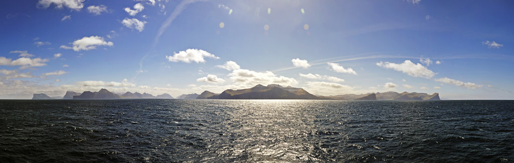 färöer inseln - vom schiff aus – von norden aus - teilpanora