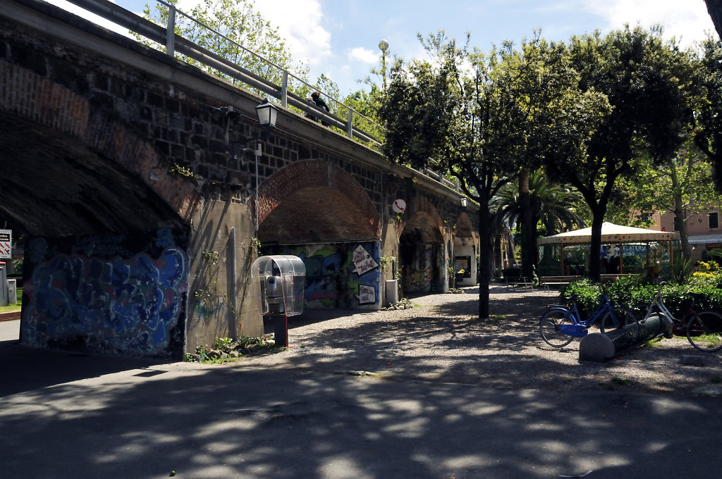 cinque terre – levanto - unter der promenade