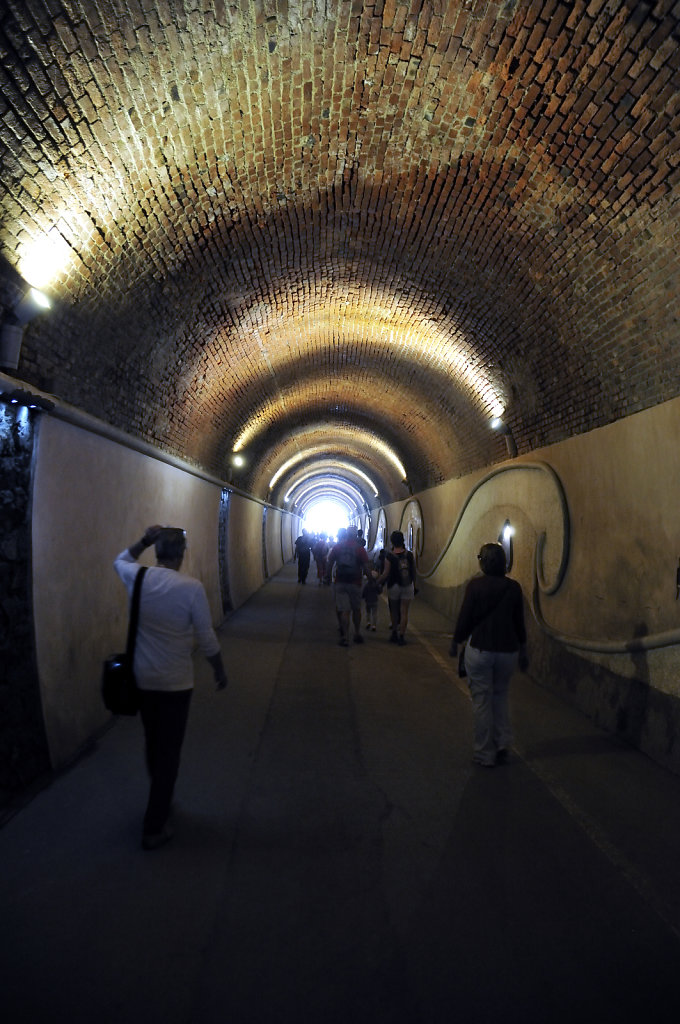 cinque terre – monterosso al mare - der tunnel teil 2