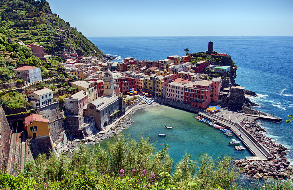 cinque terre - zwischen monterosso und vernazza - blick auf vern