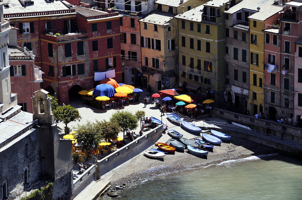 cinque terre - zwischen monterosso und vernazza - blick auf vern