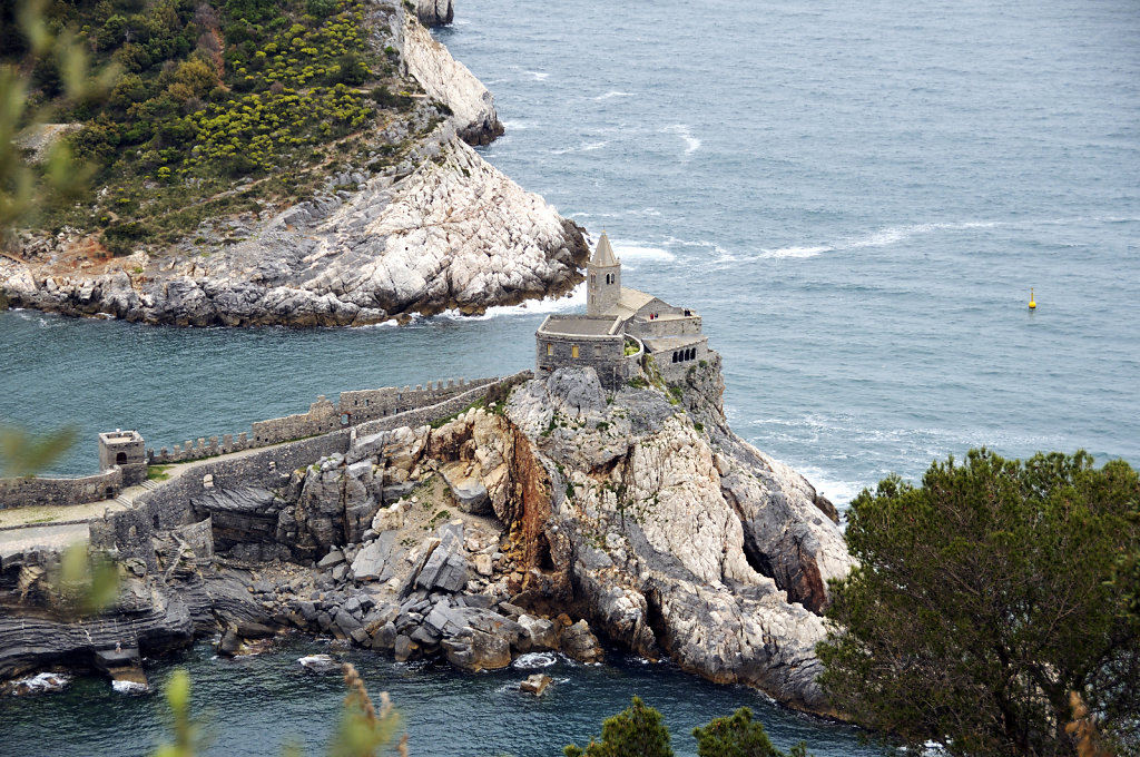 cinque terre -  porto venere - chiesa di san pietro