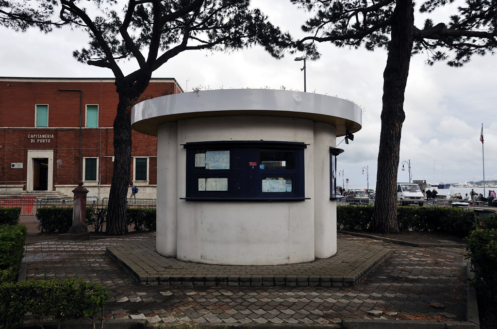 la spezia –  (20) –  am hafen