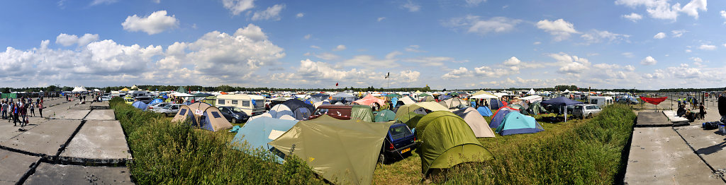 fusion 2013 - (32) - teilpanorama landebahn camp