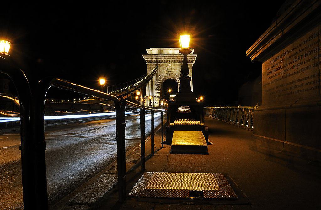 ungarn - budapest - night shots - kettenbrücke teil 9