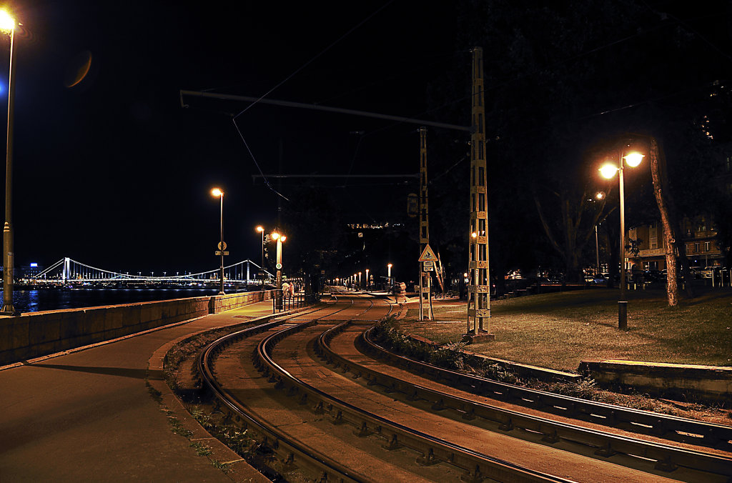 ungarn - budapest - night shots - am ufer