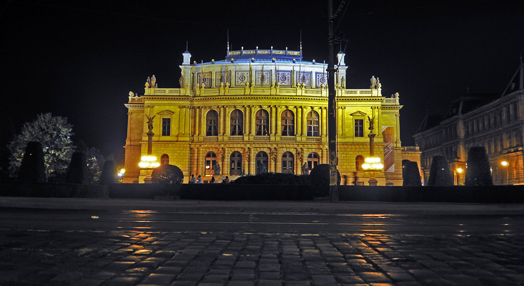 tschechien - prag - night shots - rudolphinum