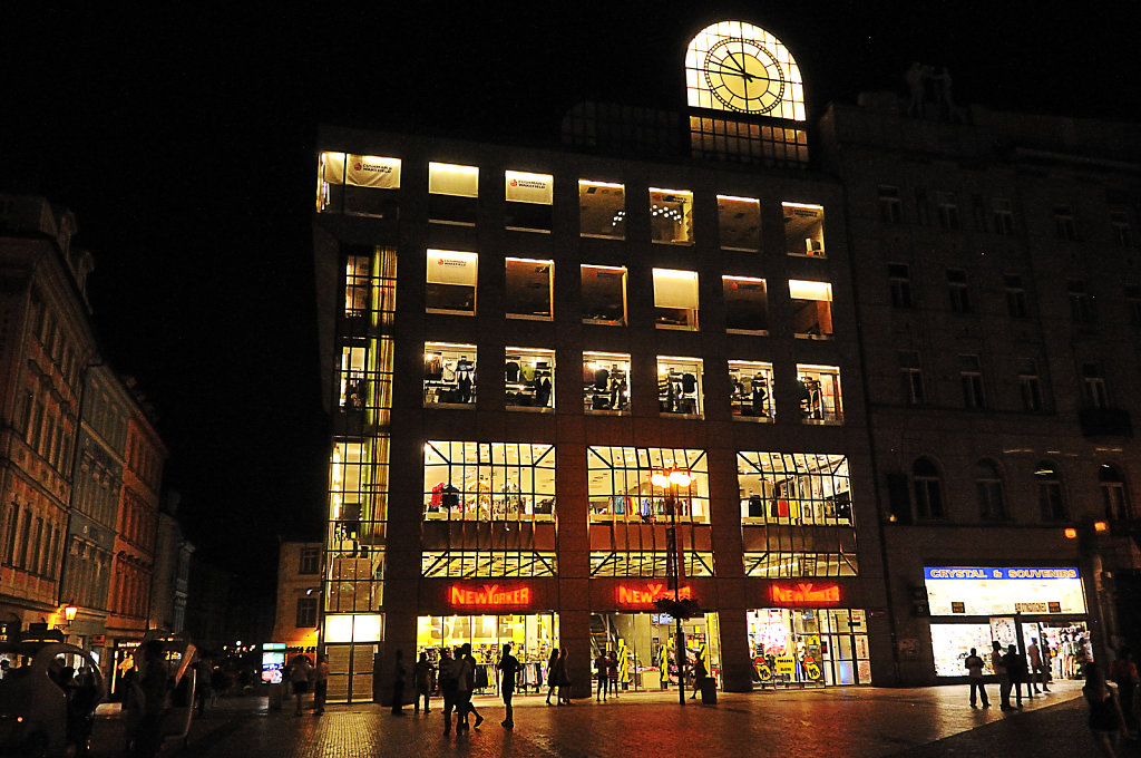 tschechien - prag - night shots - koruna-palast