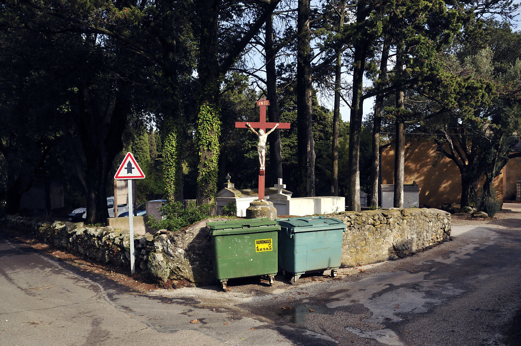 korsika - pietracorbara - am friedhof