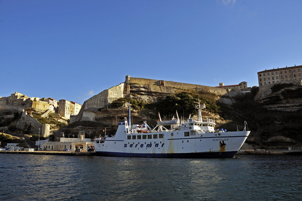 korsika  - bonifacio - fährhafen