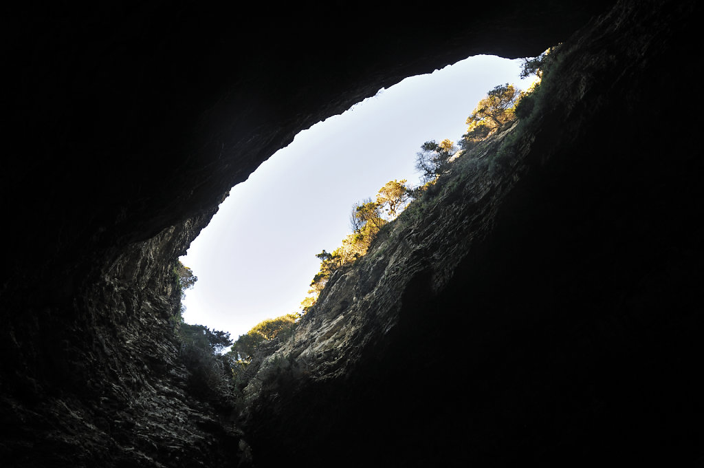 korsika  bonifacio - vom schiff aus - sdragonato-grotte