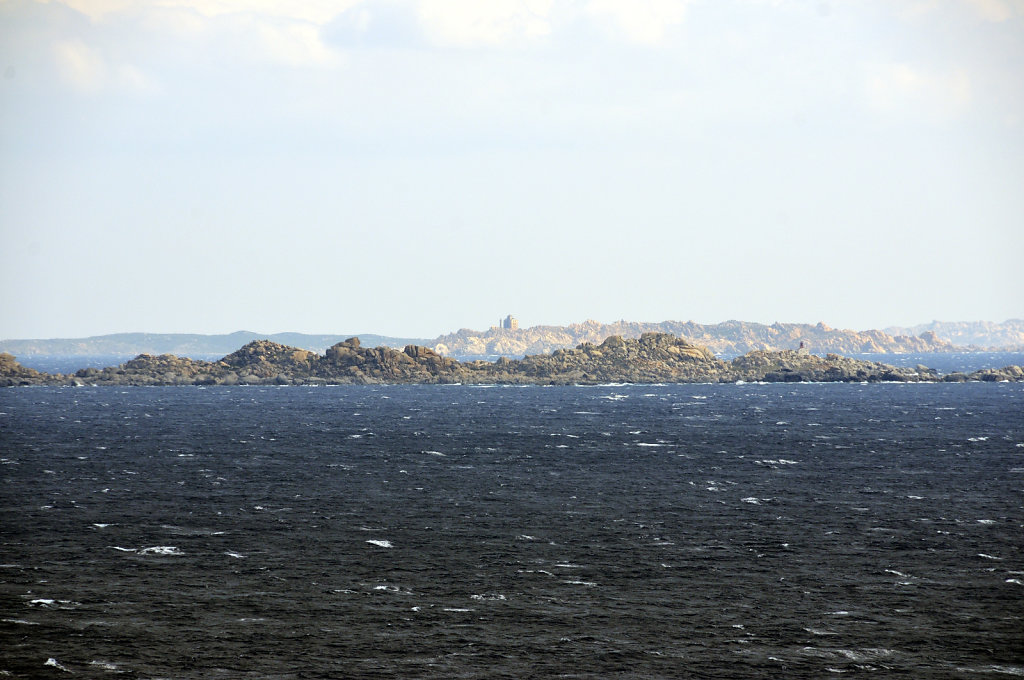 korsika  -   bonifacio - am capo pertusato - blick nach italien