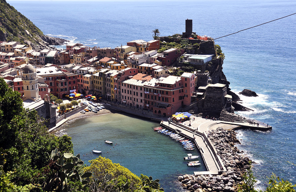 cinque terre - zwischen monterosso und vernazza - blick auf vern