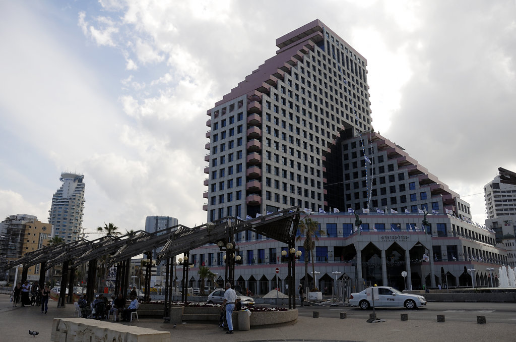 israel – tel aviv - opera tower